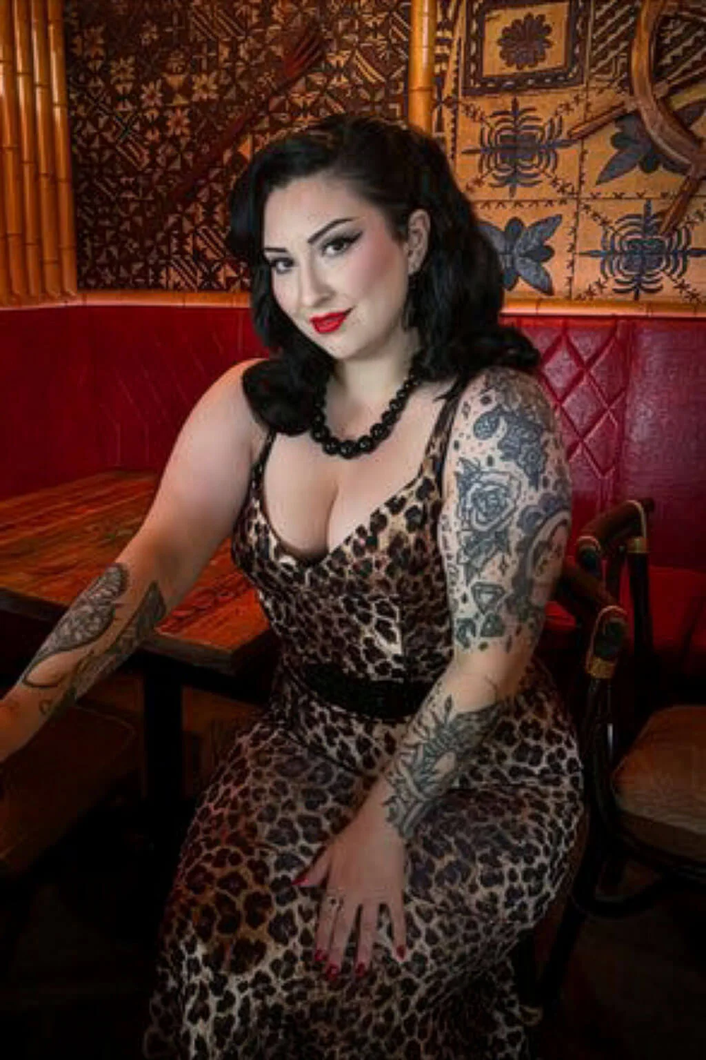 Onyx: 1950s Vintage Hollywood Waves Half Wig - Image 18