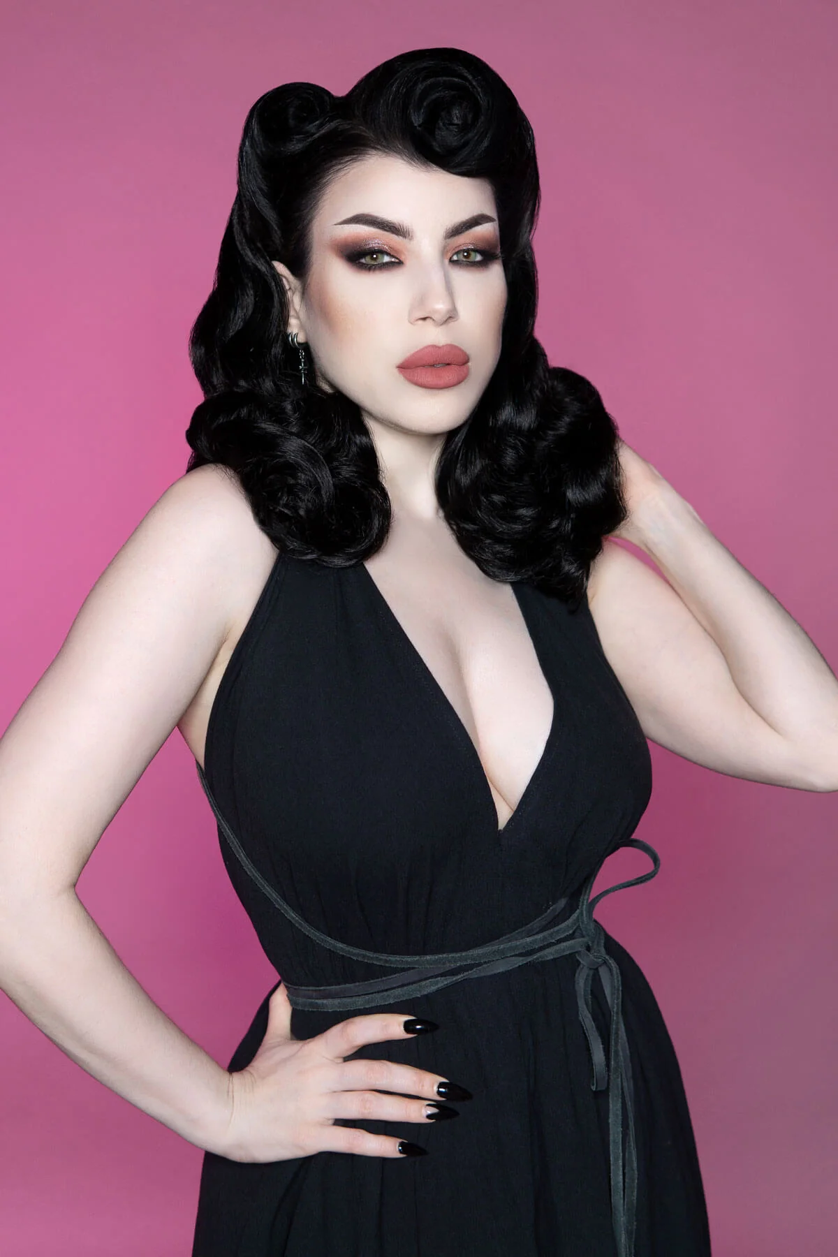 Onyx: 1950s Vintage Hollywood Waves Half Wig - Image 3