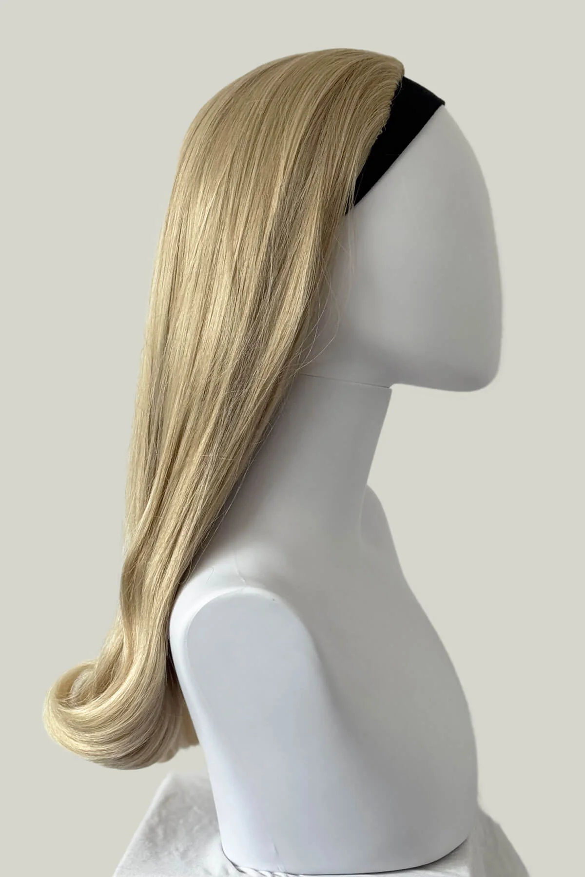 Priscilla - 1960s style Beehive Flip Half Wig - Image 30