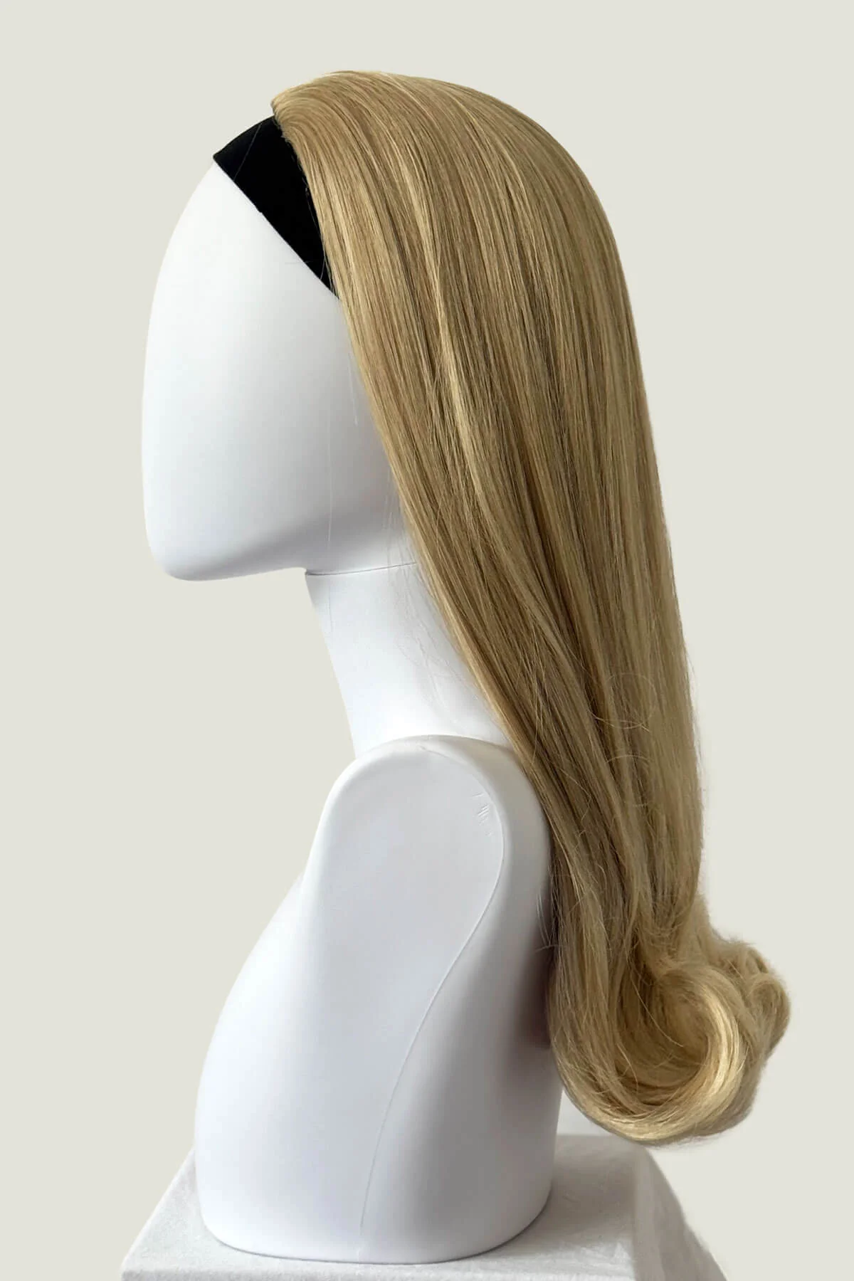 Priscilla - 1960s style Beehive Flip Half Wig - Image 32