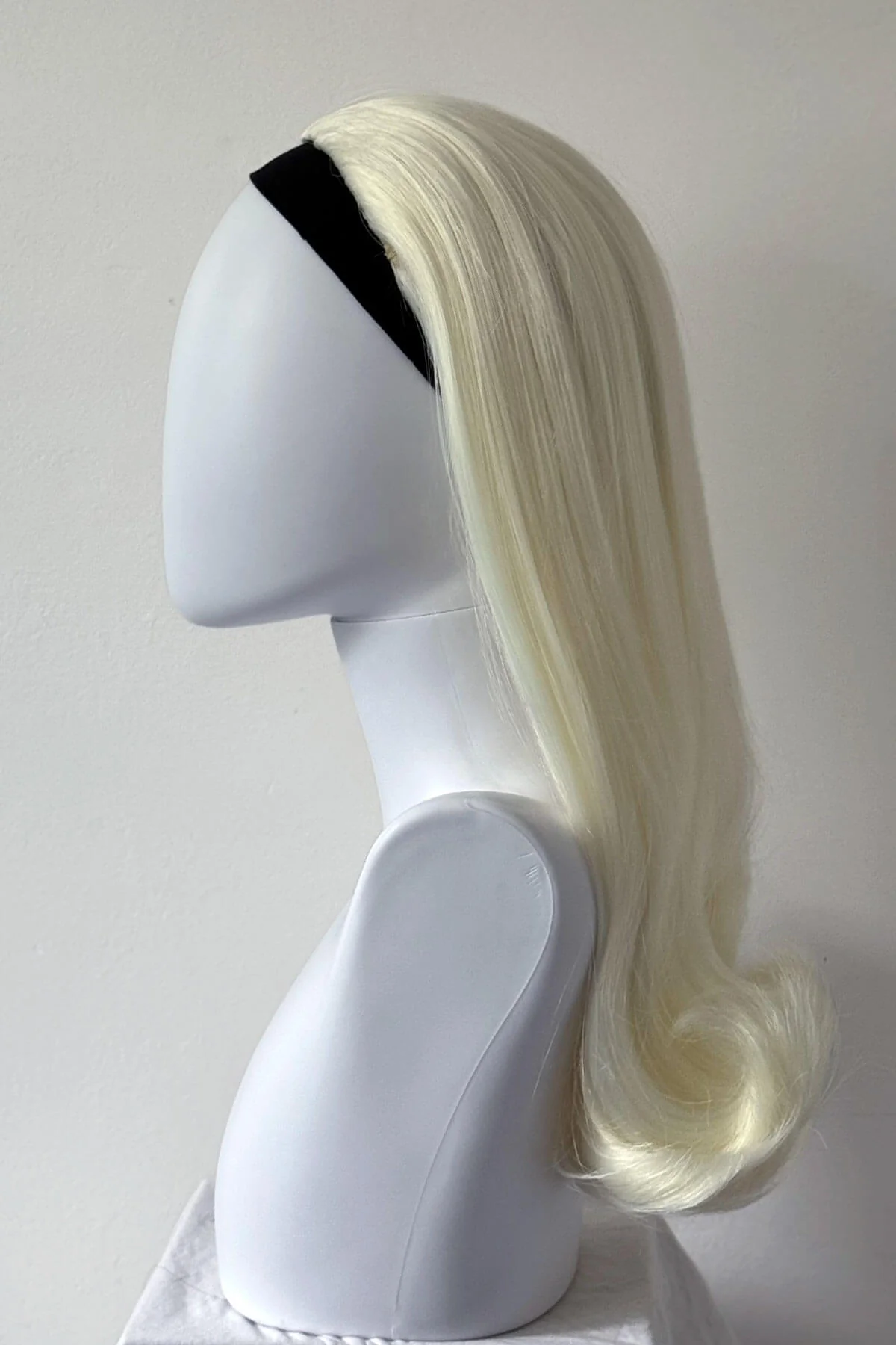 Priscilla - 1960s style Beehive Flip Half Wig - Image 38