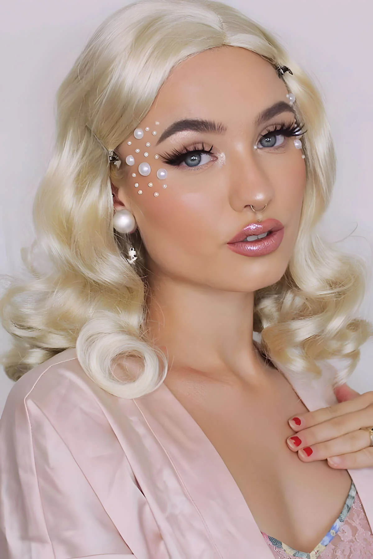 Blonde, shoulder length, pinup style wig with marcel waves: Lauren - Image 4