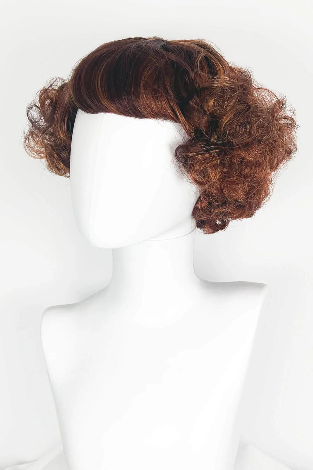 A short red, auburn and blonde mix vintage style wig with waves: Solana - Image 4