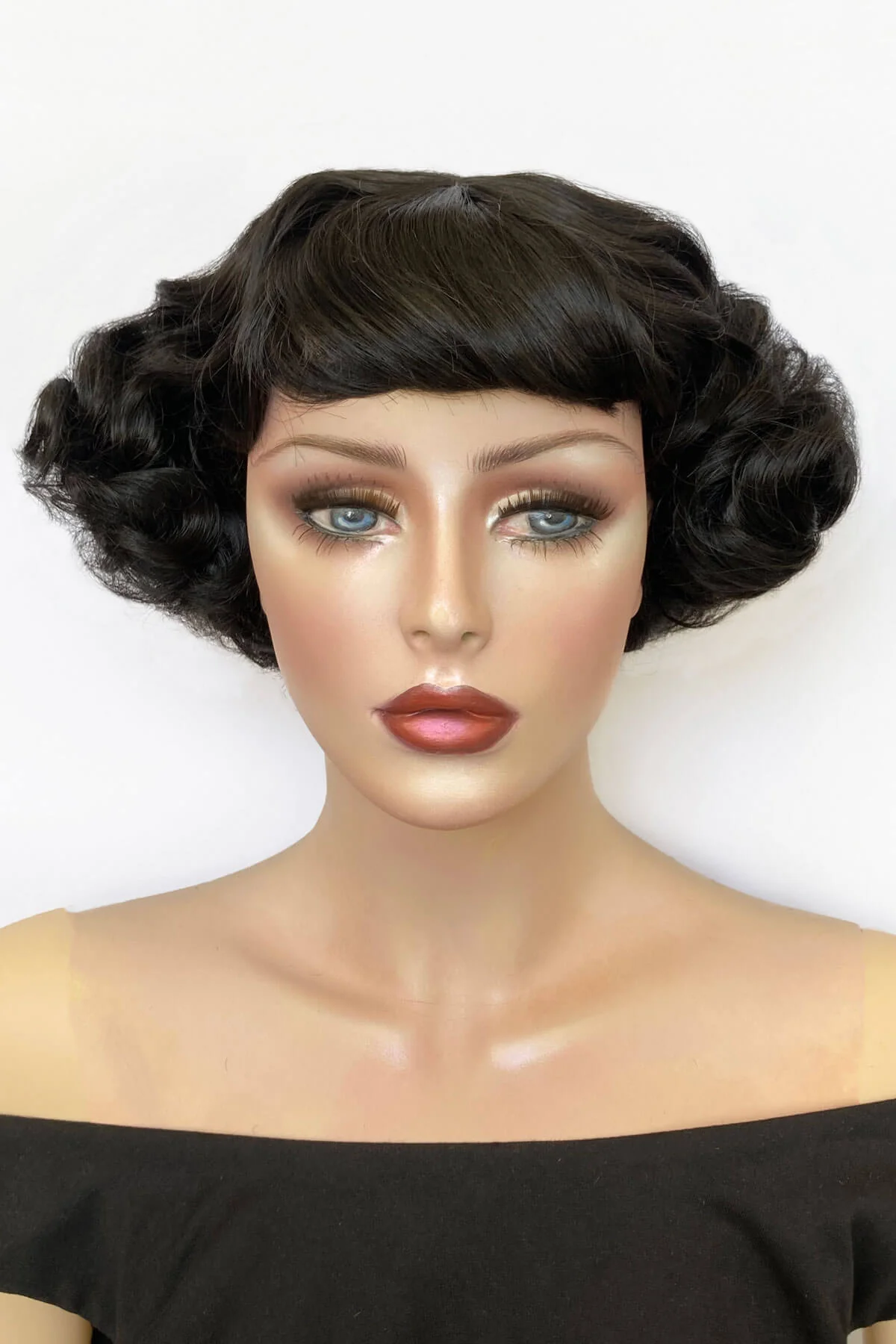 A short black vintage style wig with finger waves: Marlene - Image 3