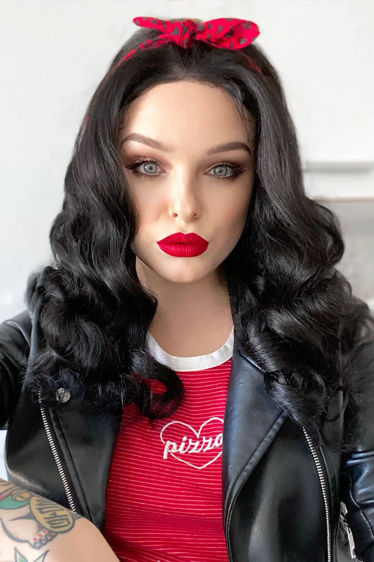 Black pinup wig, lace front with long finger waves: Tyra - Image 3