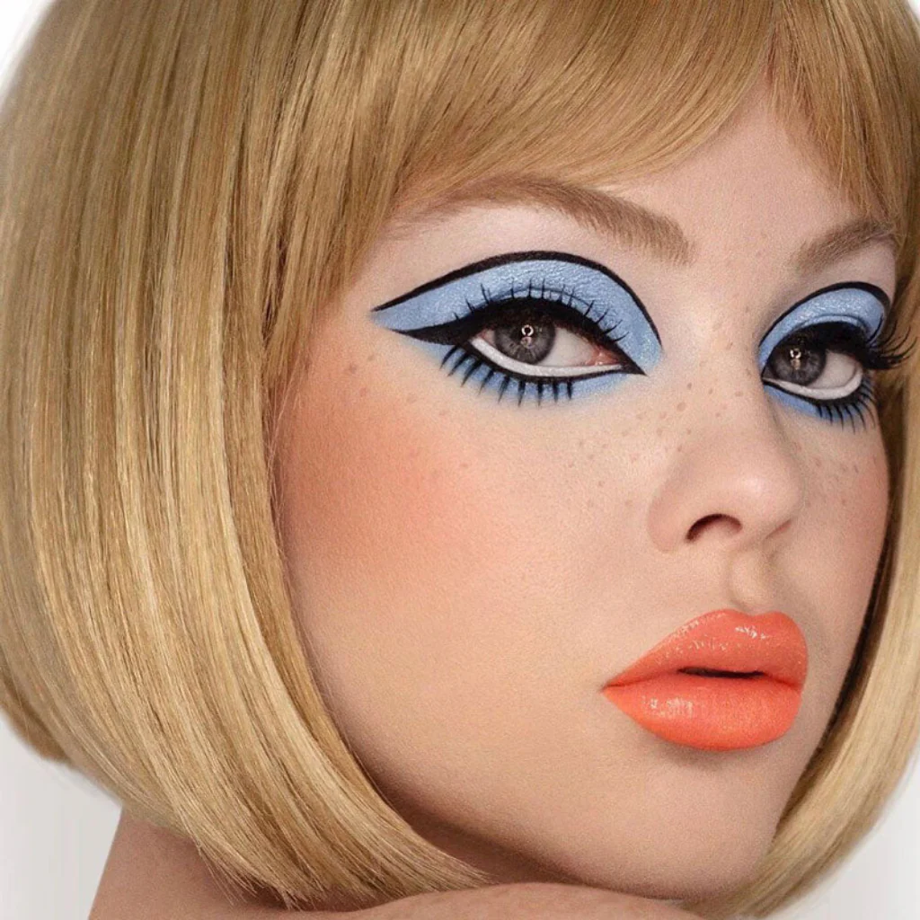 Blunt blonde bob wig with fringe: Gracie - Image 5
