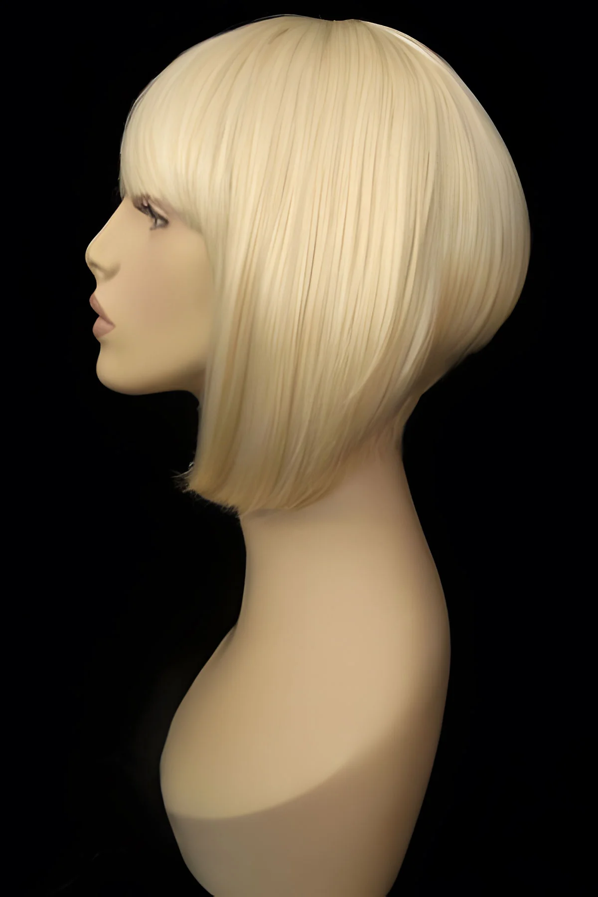 Blonde inverted bob wig: Rhiannon - Image 2