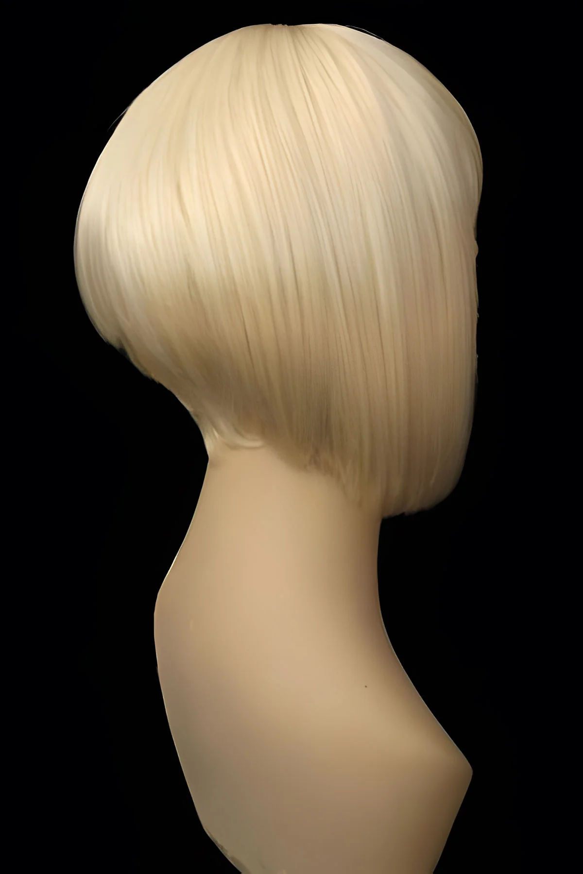 Blonde inverted bob wig: Rhiannon - Image 4