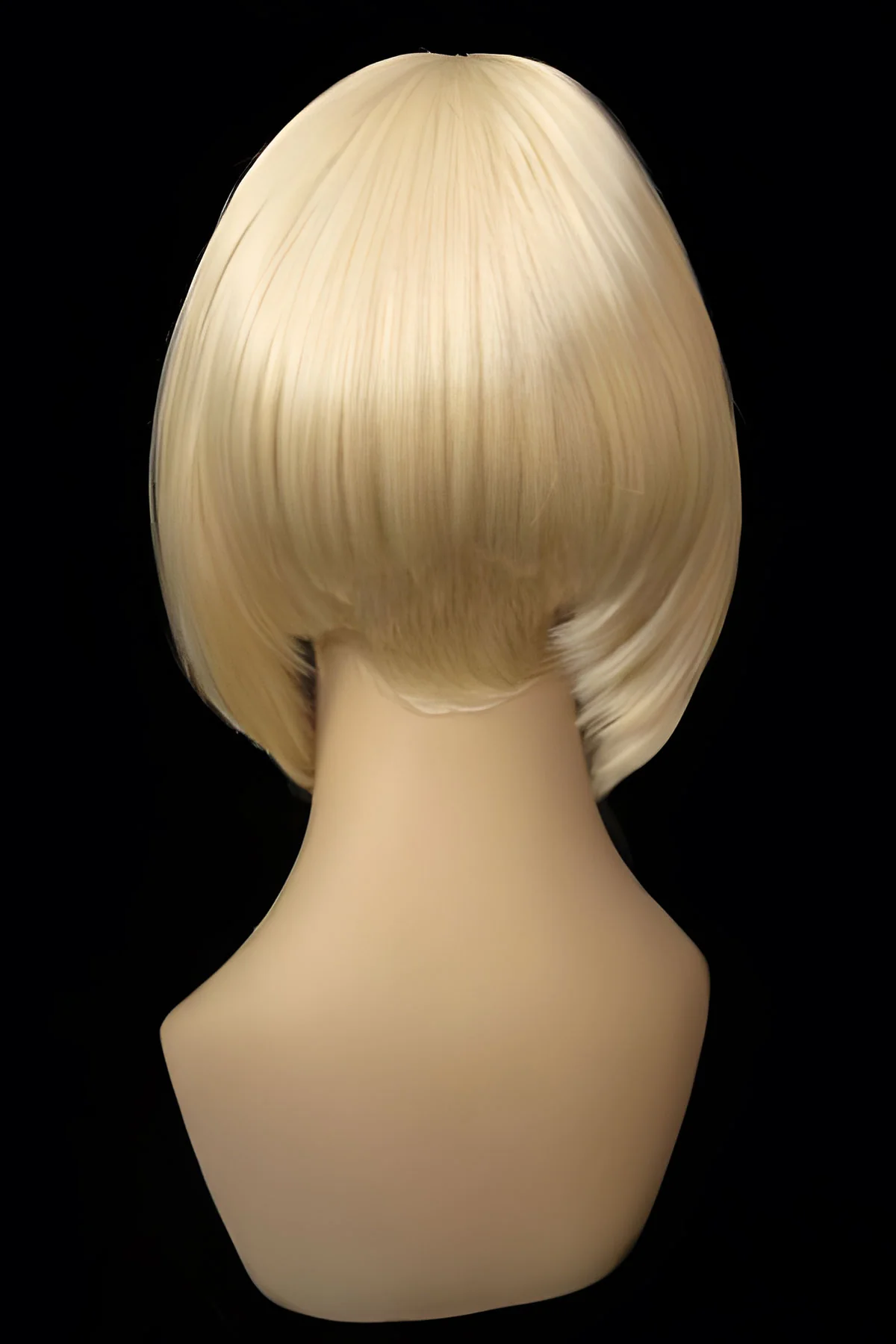 Blonde inverted bob wig: Rhiannon - Image 5