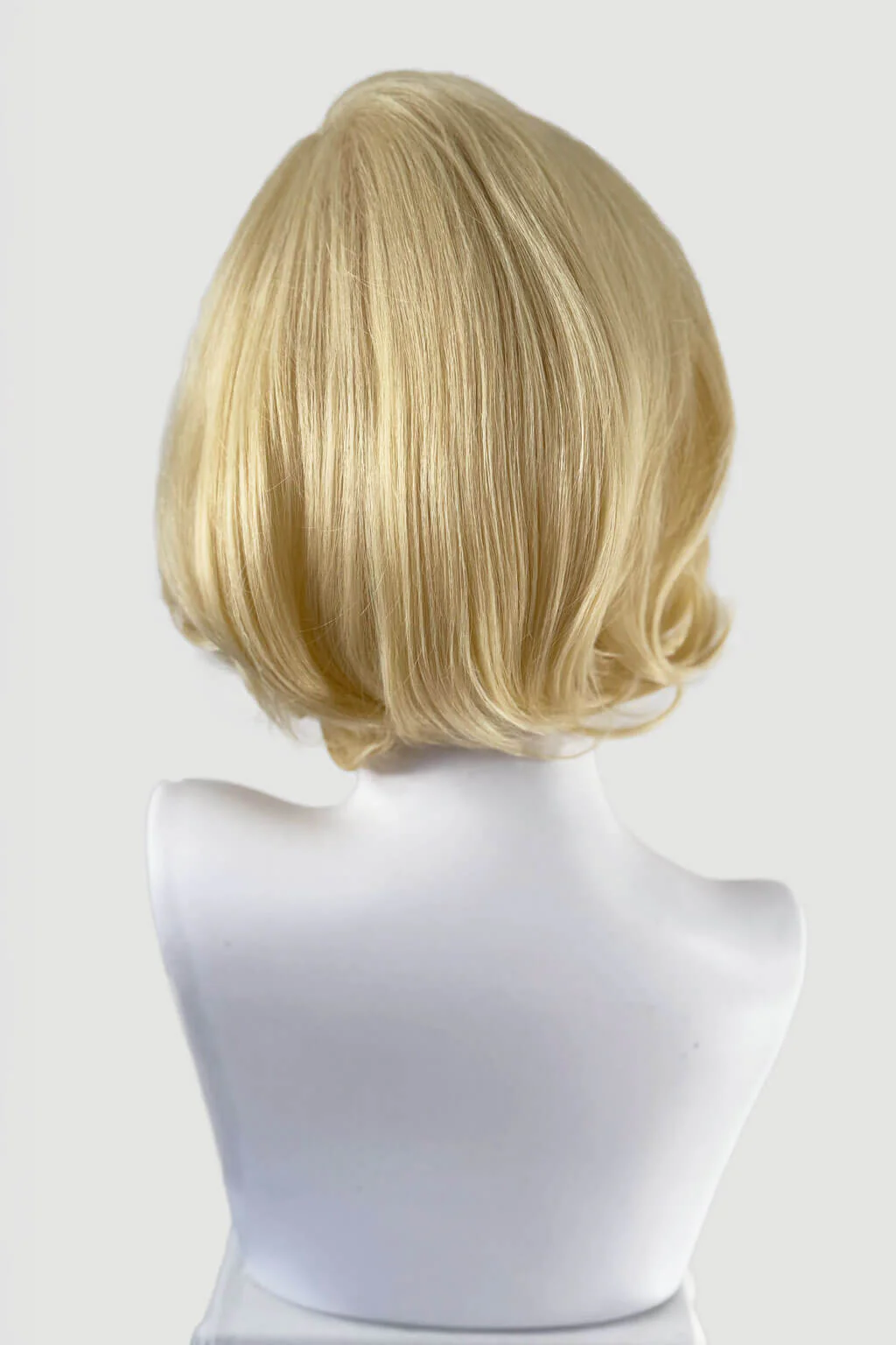 Blonde lacefront wig, pinup/vintage style, mid length, hollywood elegance: Norma Jeane - Image 4