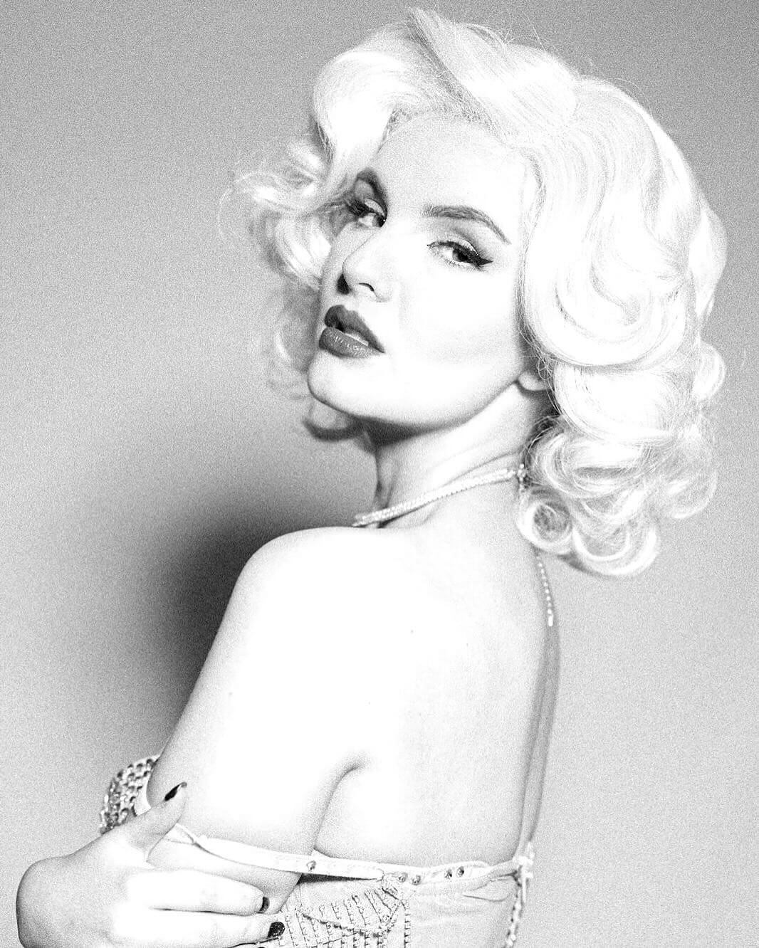 Blonde pinup wig, lace front, vintage style: Marilyn - Image 5