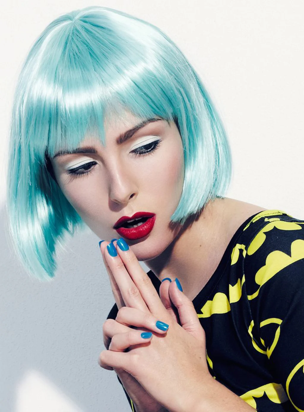 Turquoise bob wig  with full fringe: Iris - Image 3