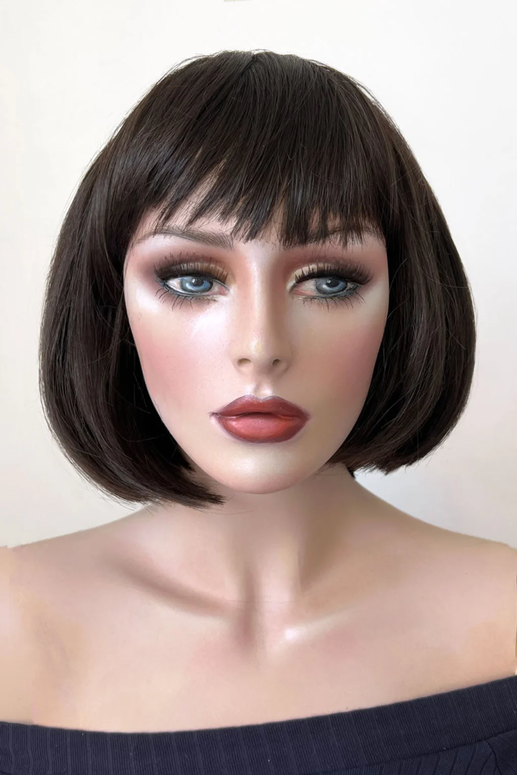 Brown bob wig, chic and stylish: Honour - Image 7