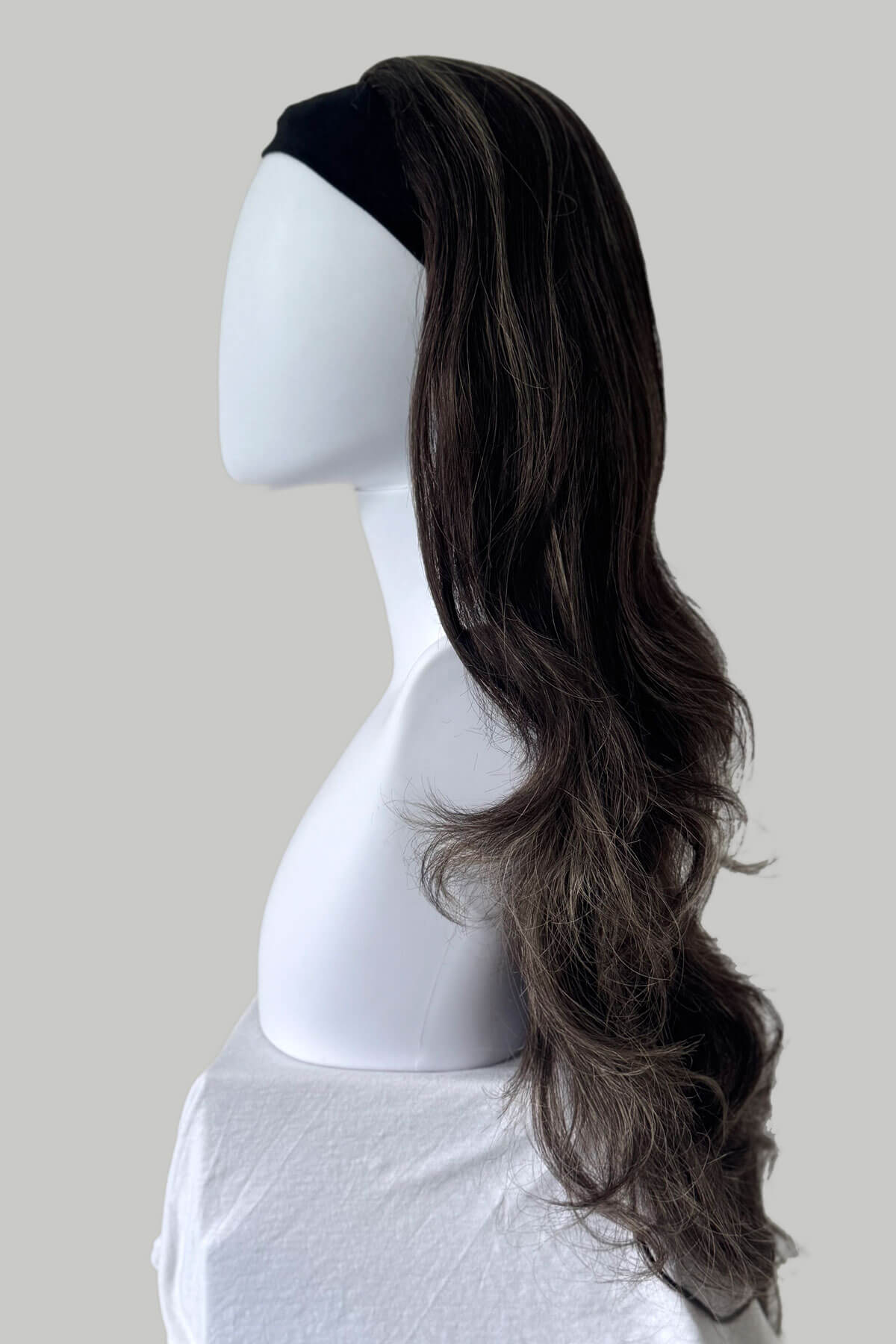 Long, wavy, brown half wig with blonde highlights: Reese - Image 3