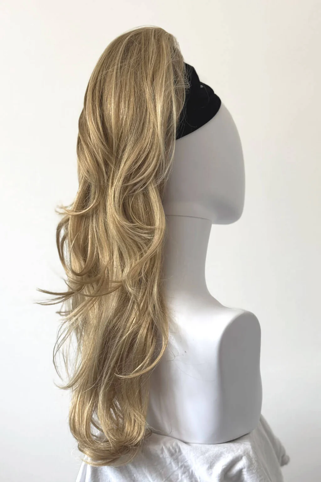 Clip-in ponytail hairpiece extension: Olivia - Image 25