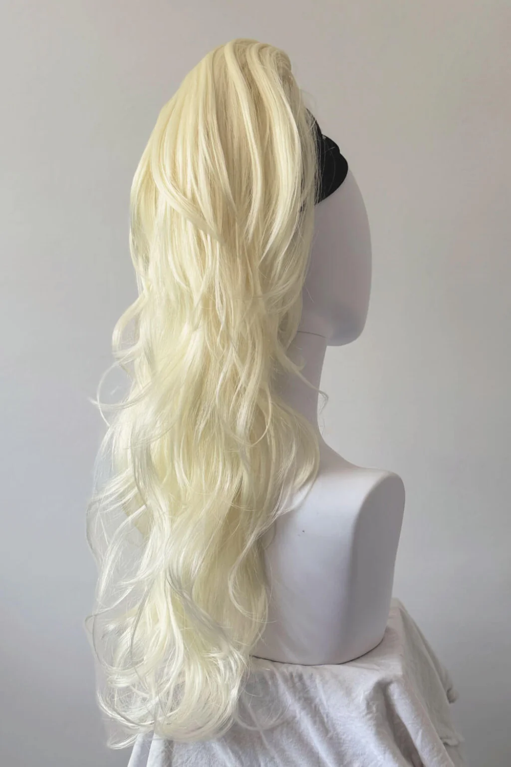 Clip-in ponytail hairpiece extension: Olivia - Image 38