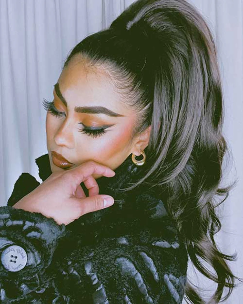 Clip-in ponytail hairpiece extension: Olivia - Image 8
