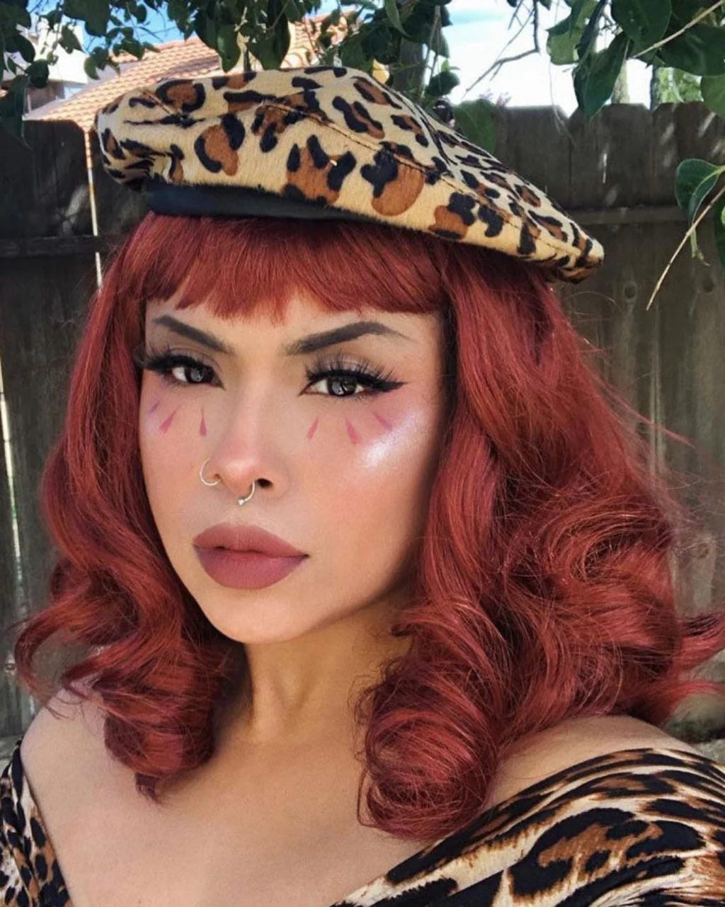 Copper red pinup wig, curled with short fringe: Kitty - Image 7