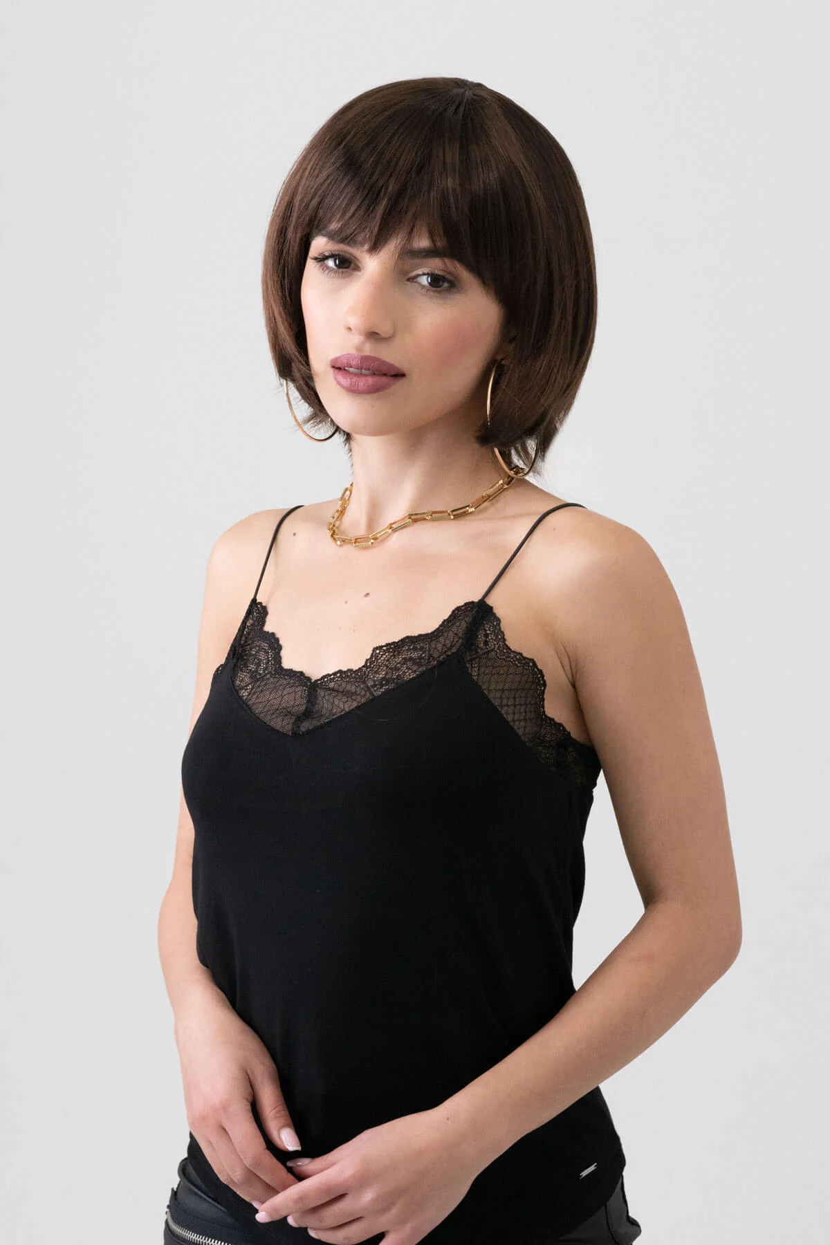 Dark brown pixie cut wig with reddish brown lowlights: Cierra - Image 3