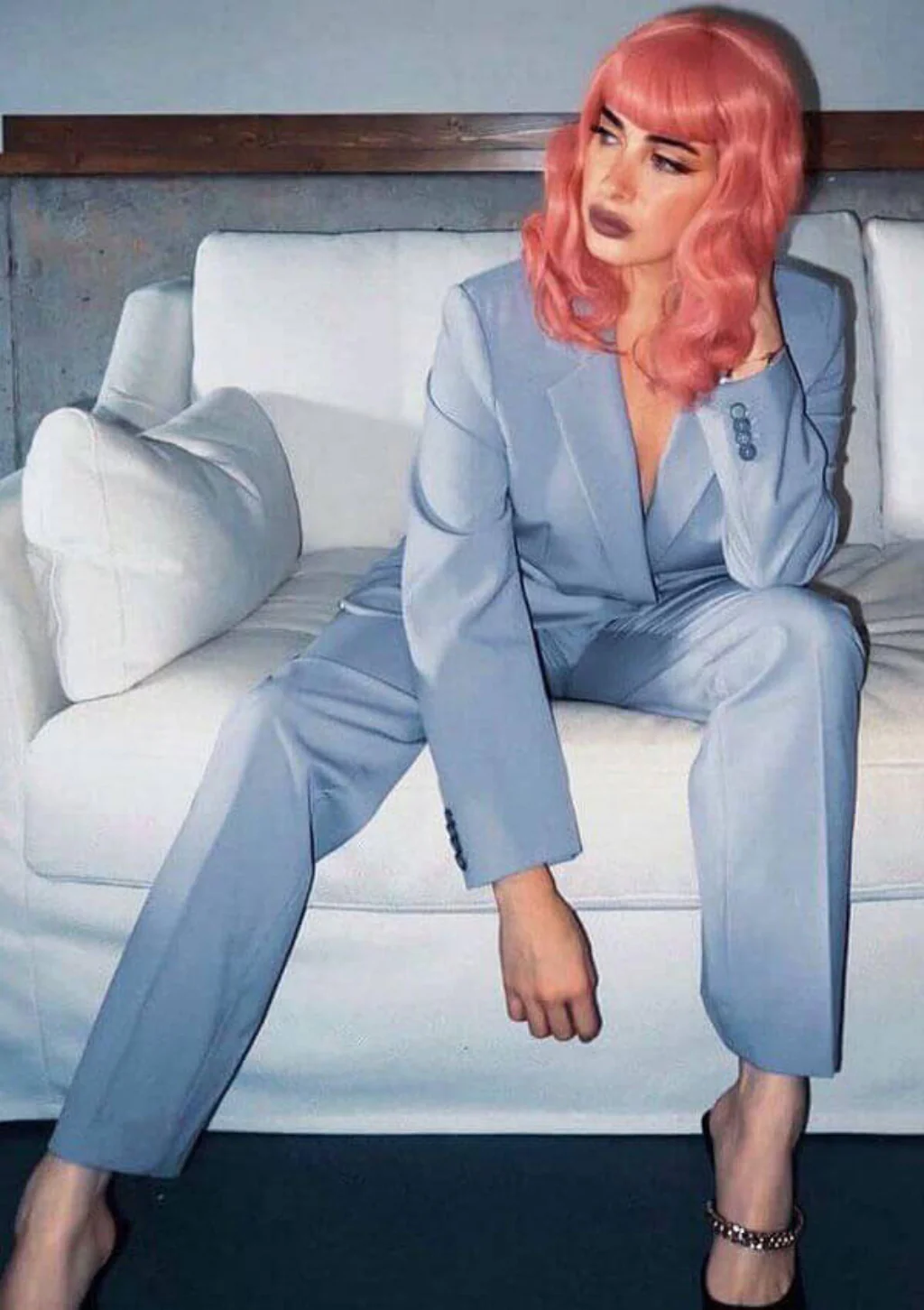 Pink pinup style wig, with finger waves and a short fringe: Stevie - Image 6