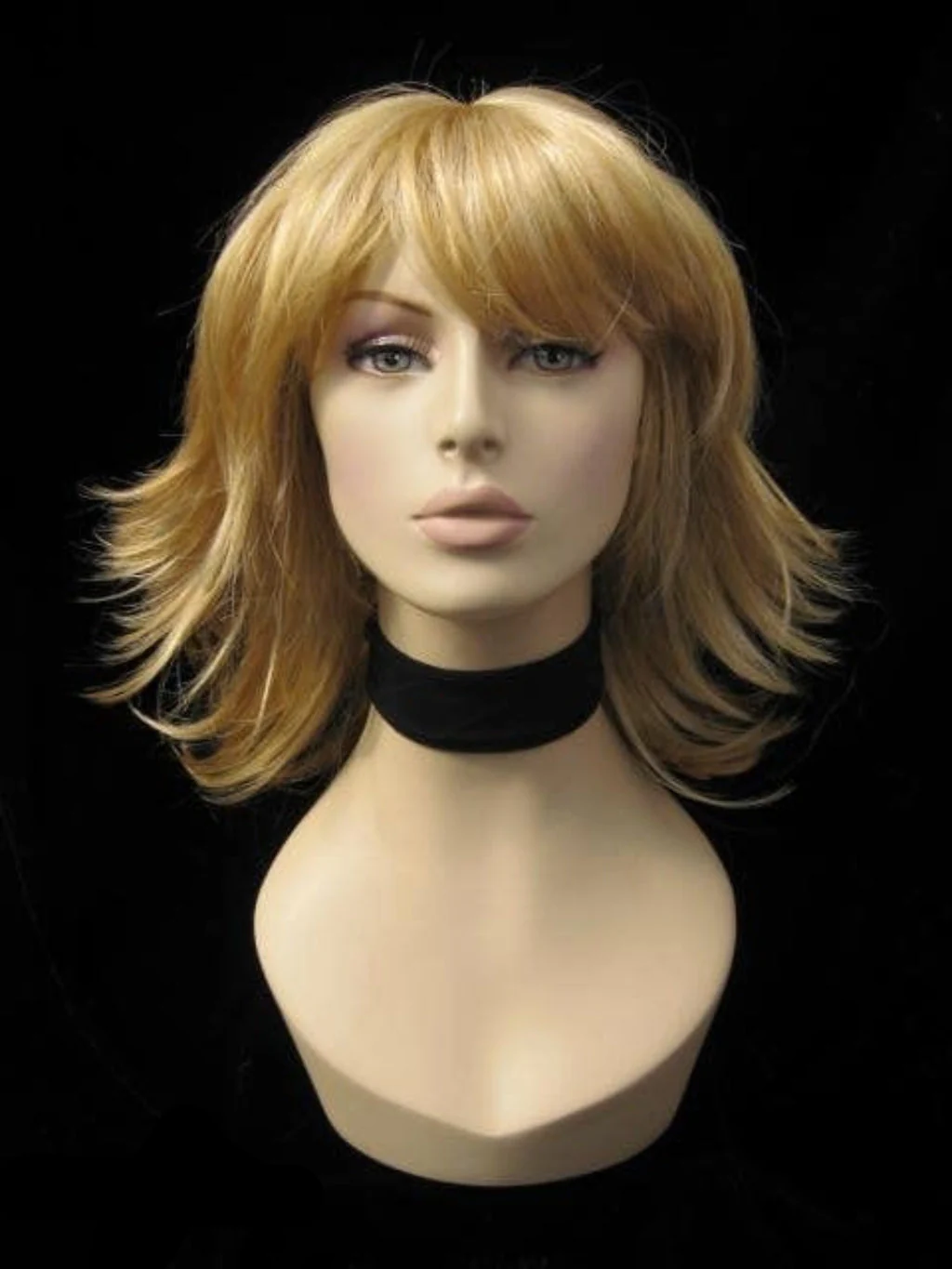 Warm blonde wig with flicked tips: Mary - Image 3