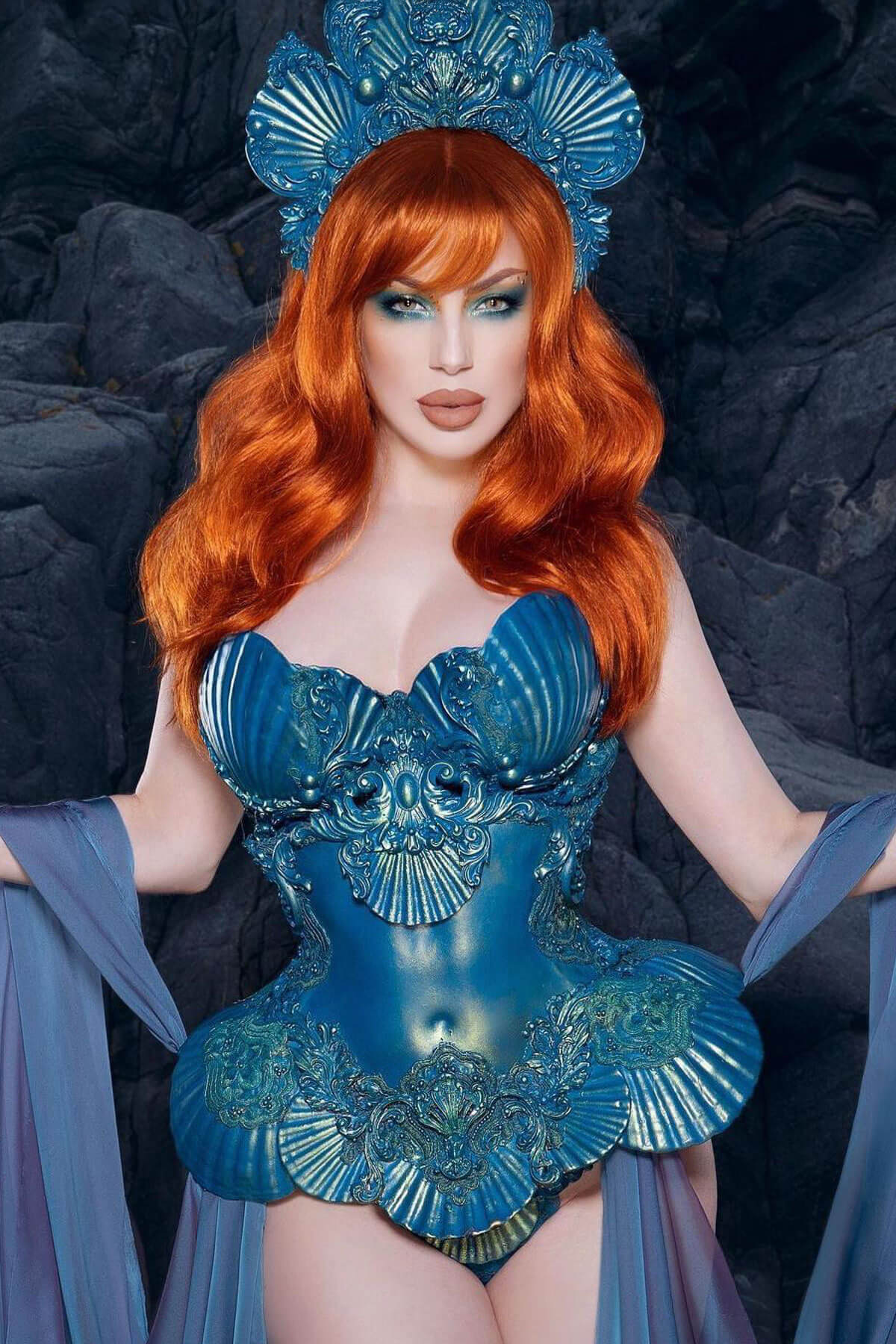 Long ginger wig with cascading waves: Davina - Image 7