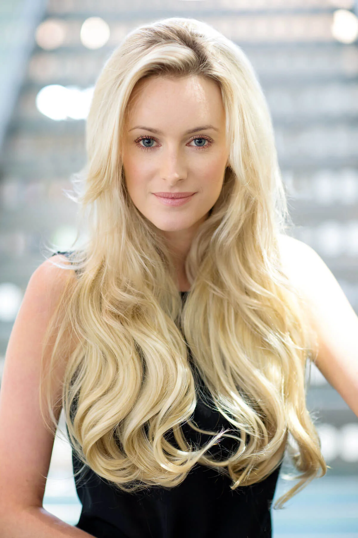 Heat styleable half wig hairpiece (3/4 wig), long wavy, Flexihair: Kate - Image 12