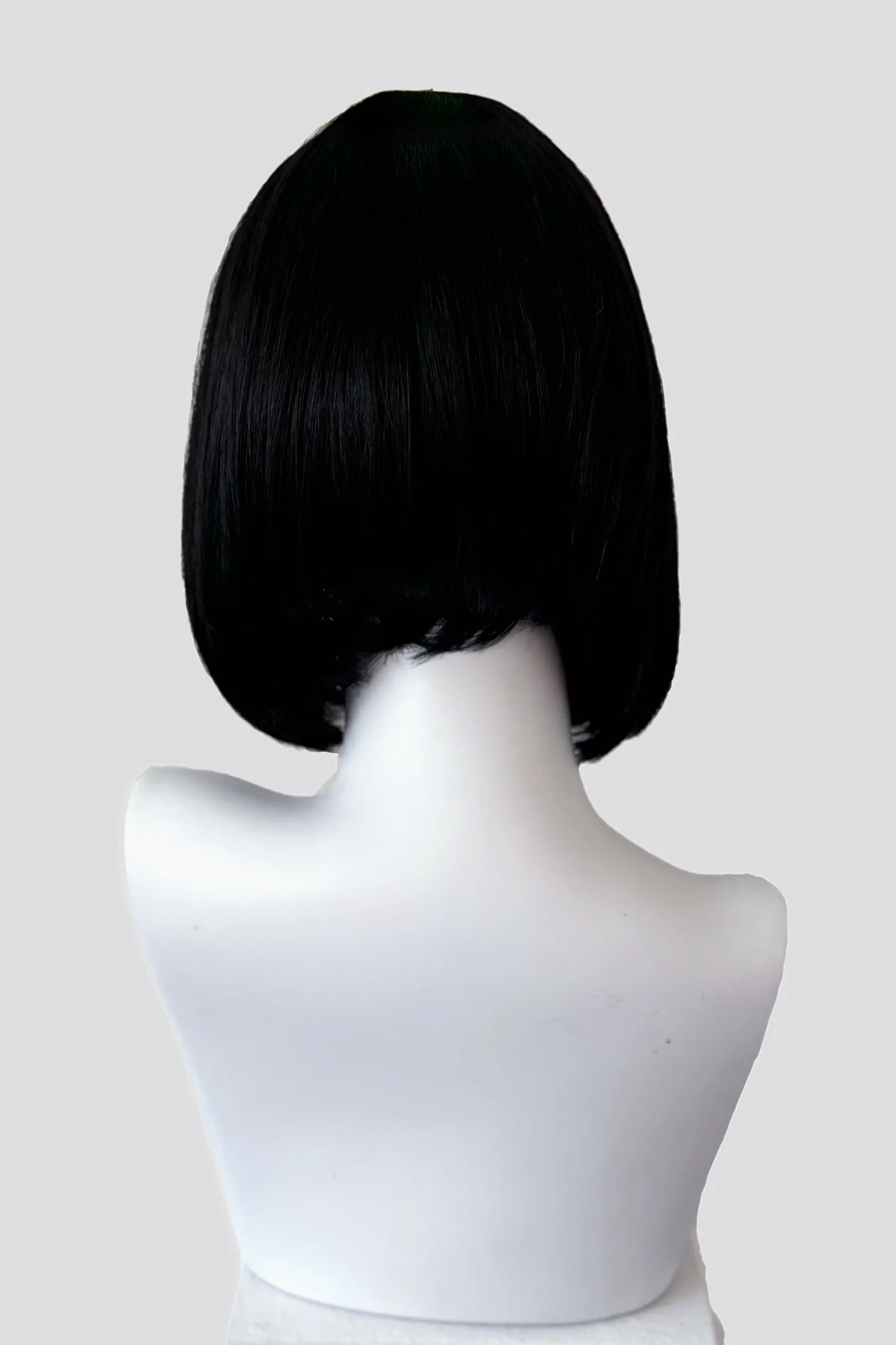 Black inverted bob wig: Chloe - Image 8
