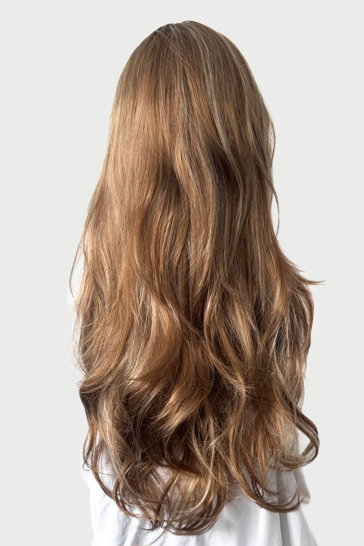 Light brown half wig with blonde highlights & loose waves: May - Image 5