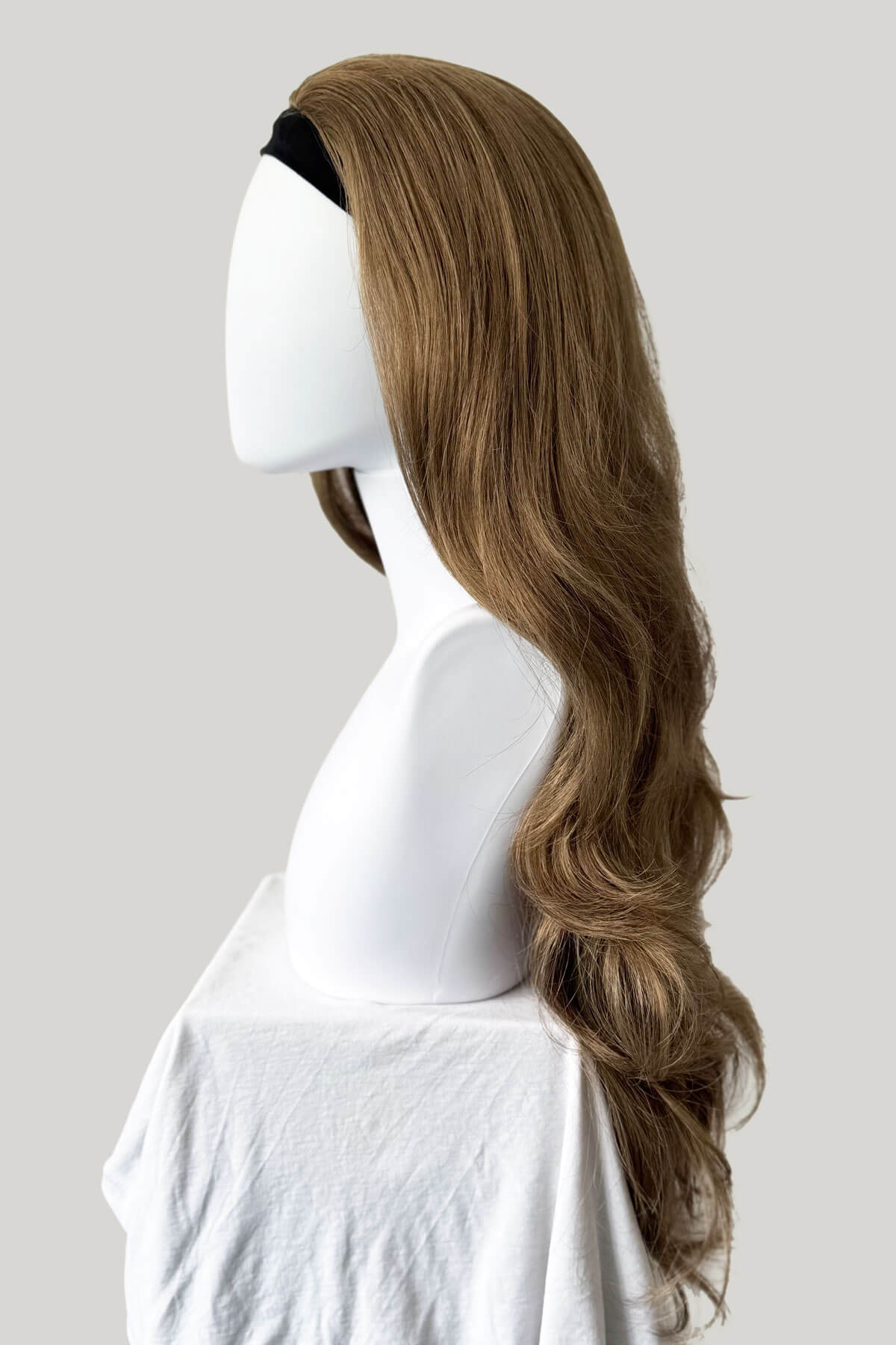Light golden brown half wig hairpiece, wavy: Teresa - Image 4