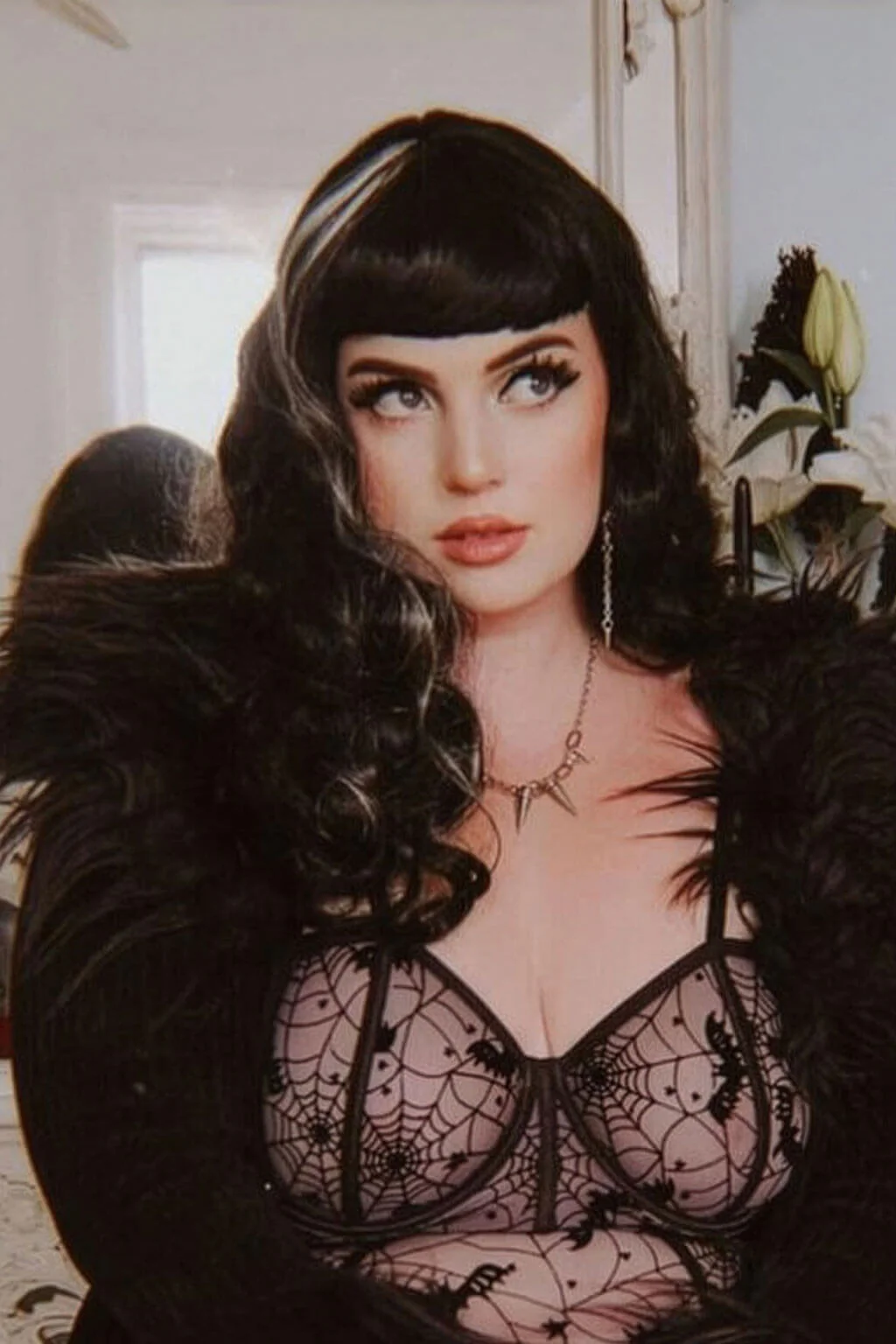 Long black pin-up style wig with platinum streak and retro fringe: Michelle - Image 7