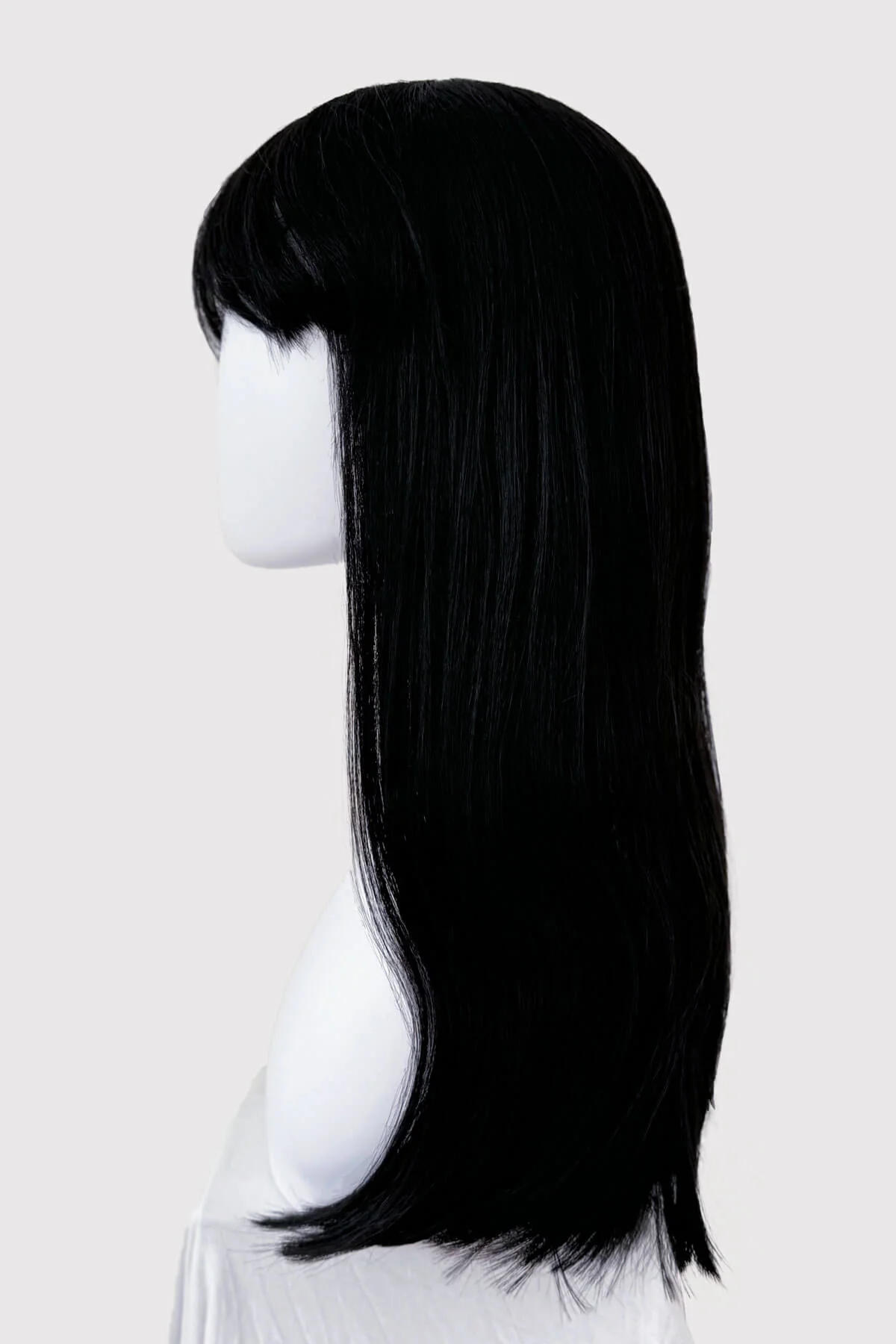 Long straight black wig with straight fringe: Carmen - Image 12