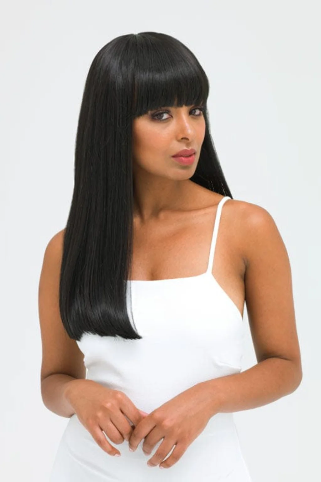 Long straight black wig with straight fringe: Carmen - Image 7