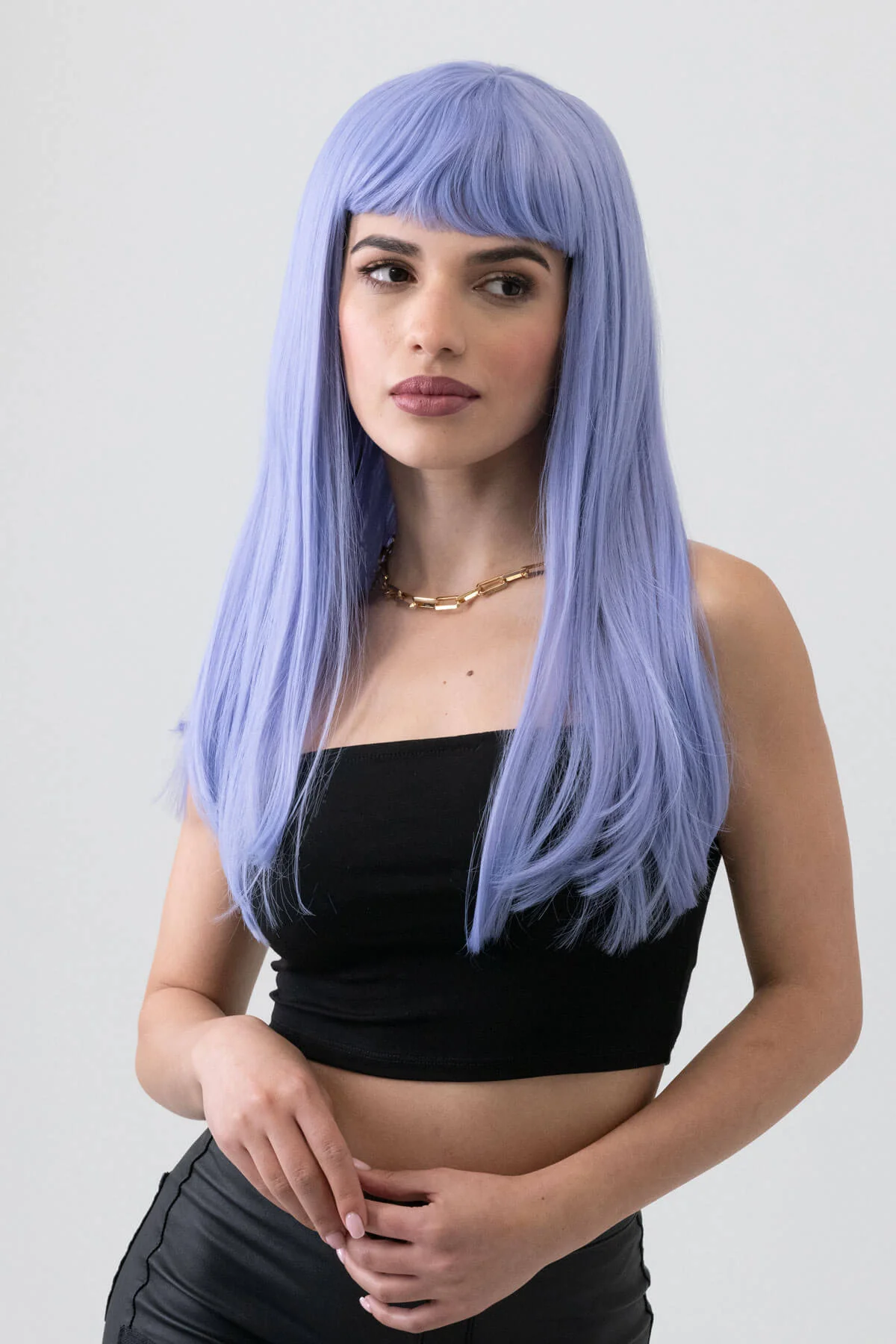 Long blue wig with short, straight fringe: Alyssa - Image 3
