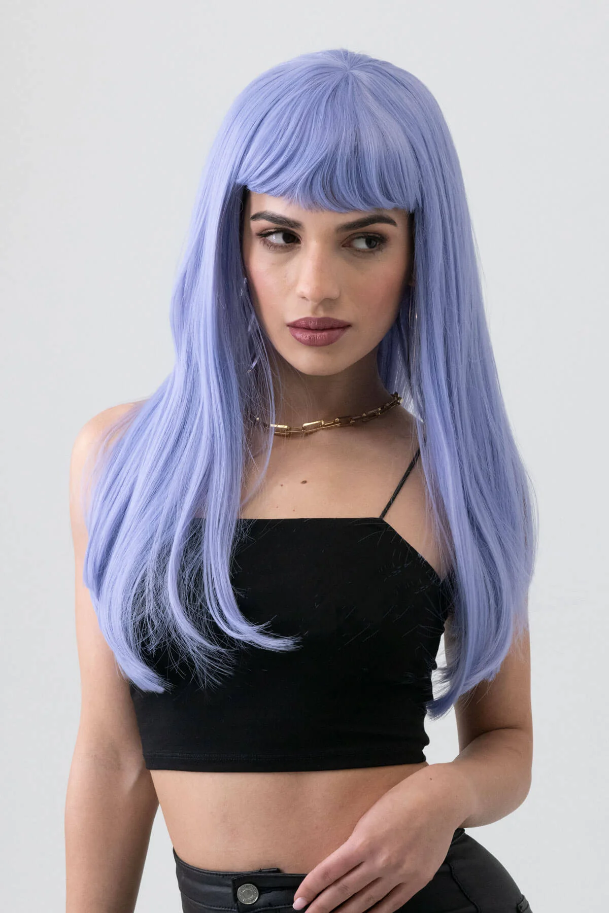 Long blue wig with short, straight fringe: Alyssa - Image 6