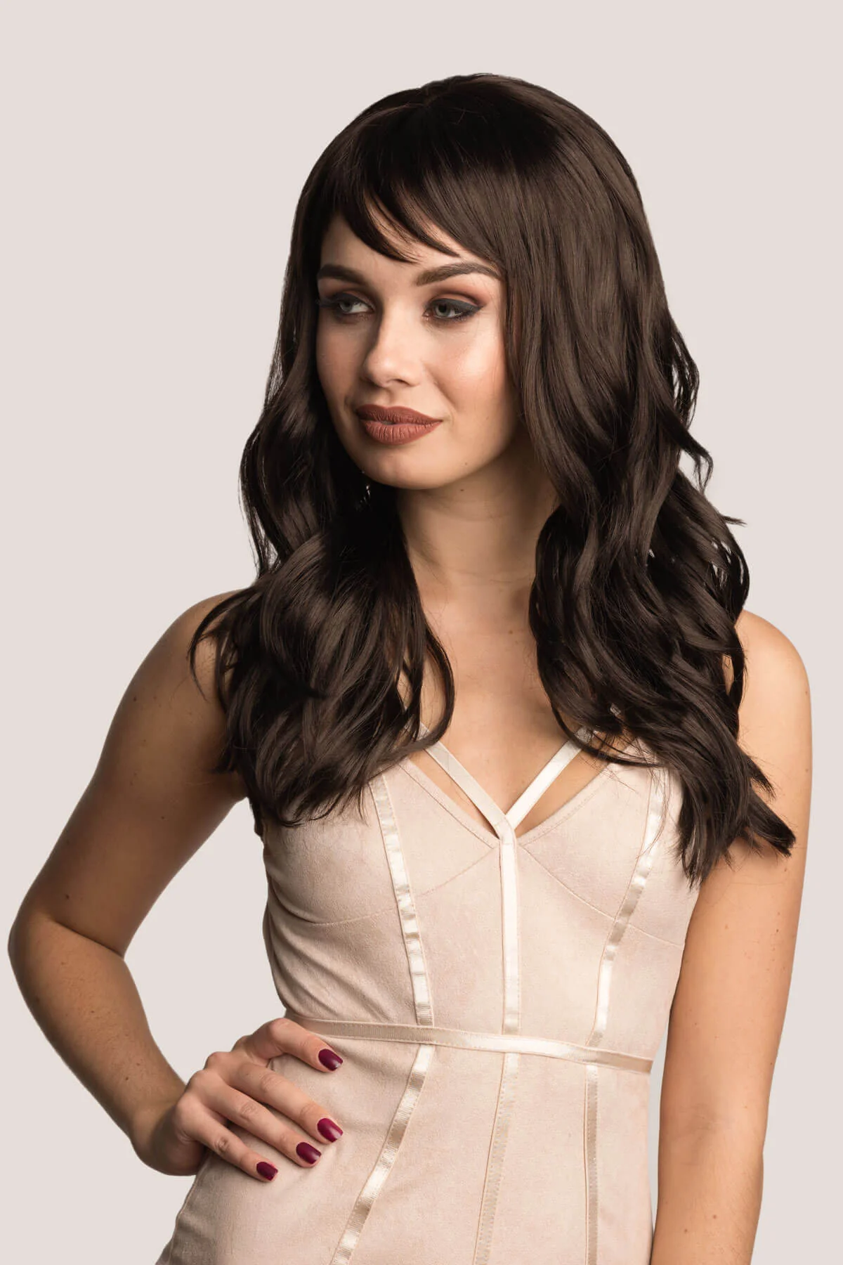 Long brown wig with gentle waves: Emma - Image 3