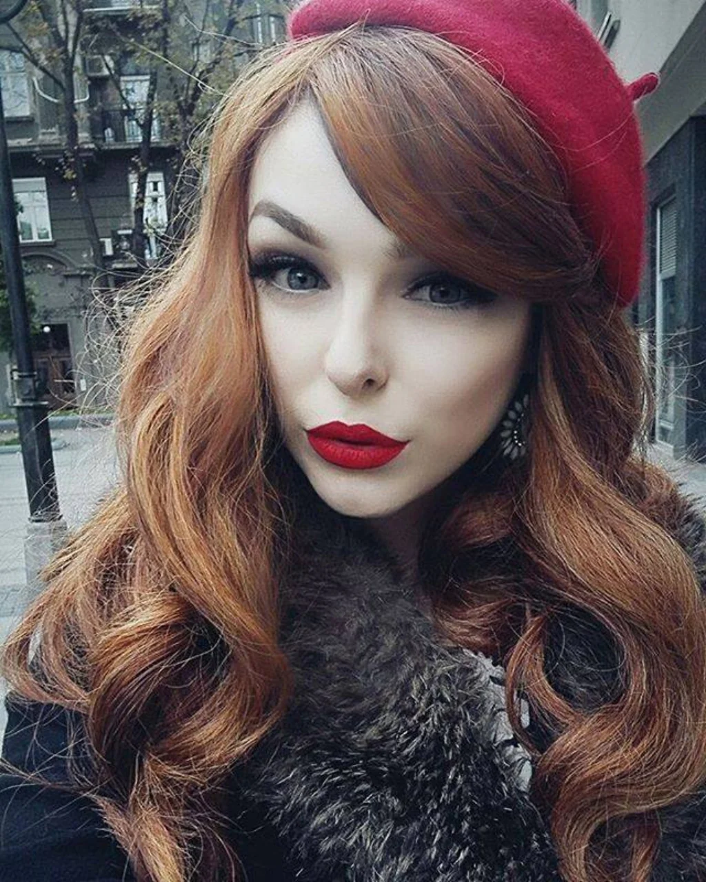 Red & auburn wig with blonde highlights, long: Freya - Image 7