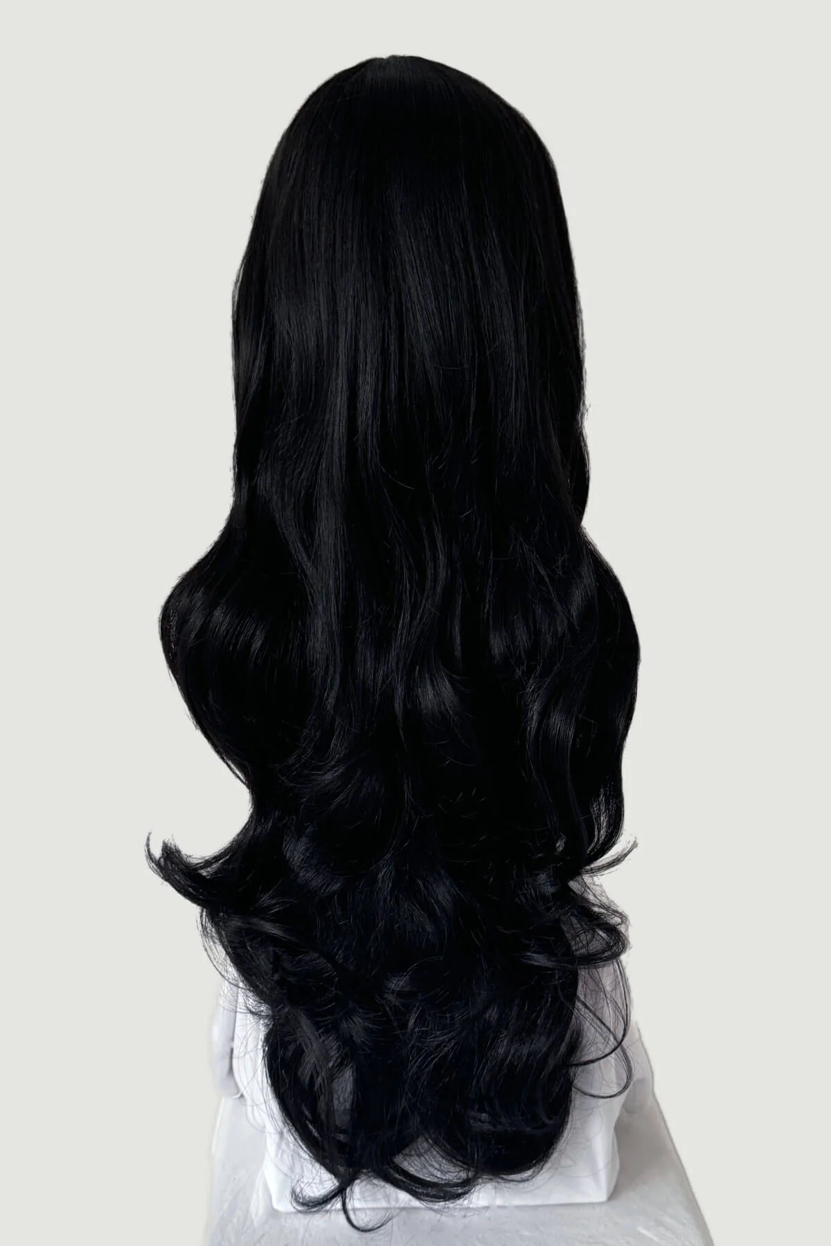 Long wavy black wig with vintage-style, rockabilly, straight fringe: Eloise - Image 4