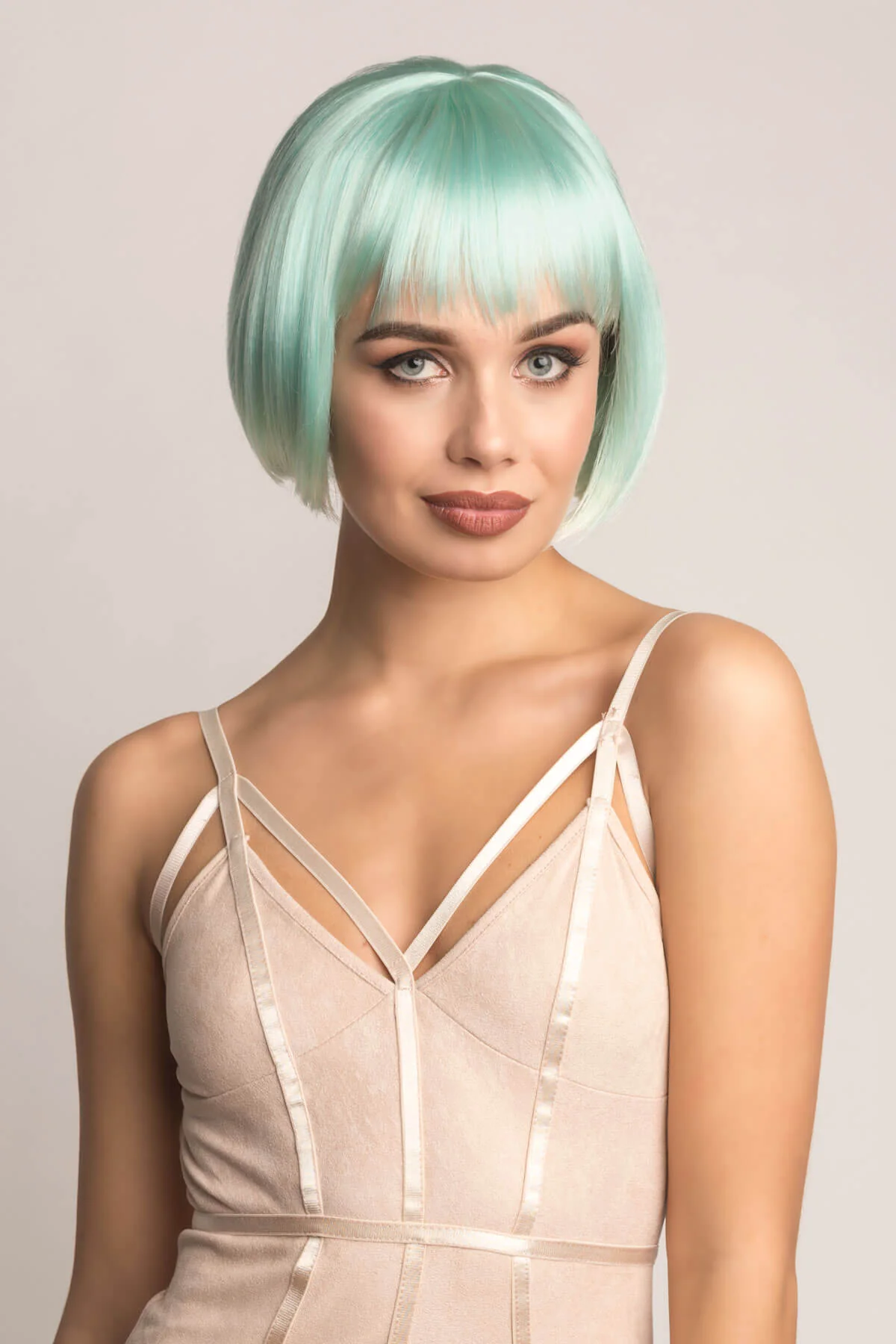 Turquoise bob wig, with platinum blonde ombre, short and chic: Eunice - Image 3