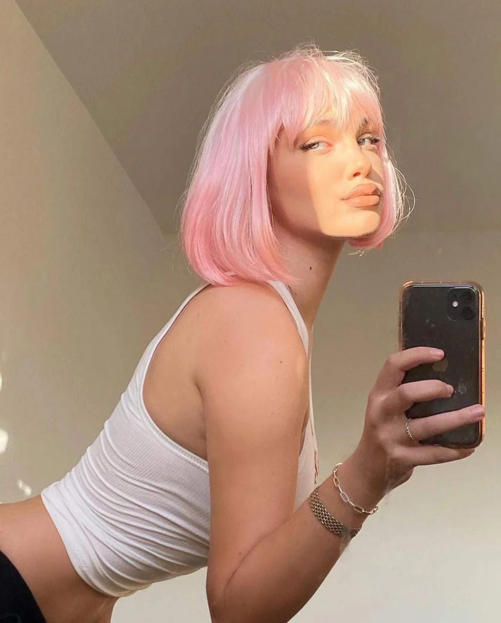 Short pink bob wig (ombre: pale pink and platinum): Louisa - Image 4