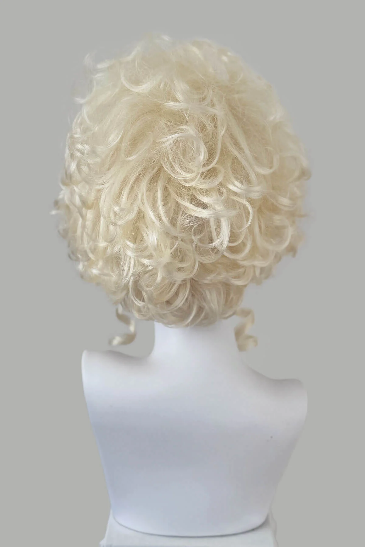 Platinum blonde Marie Antoinette style wig: Marie - Image 3