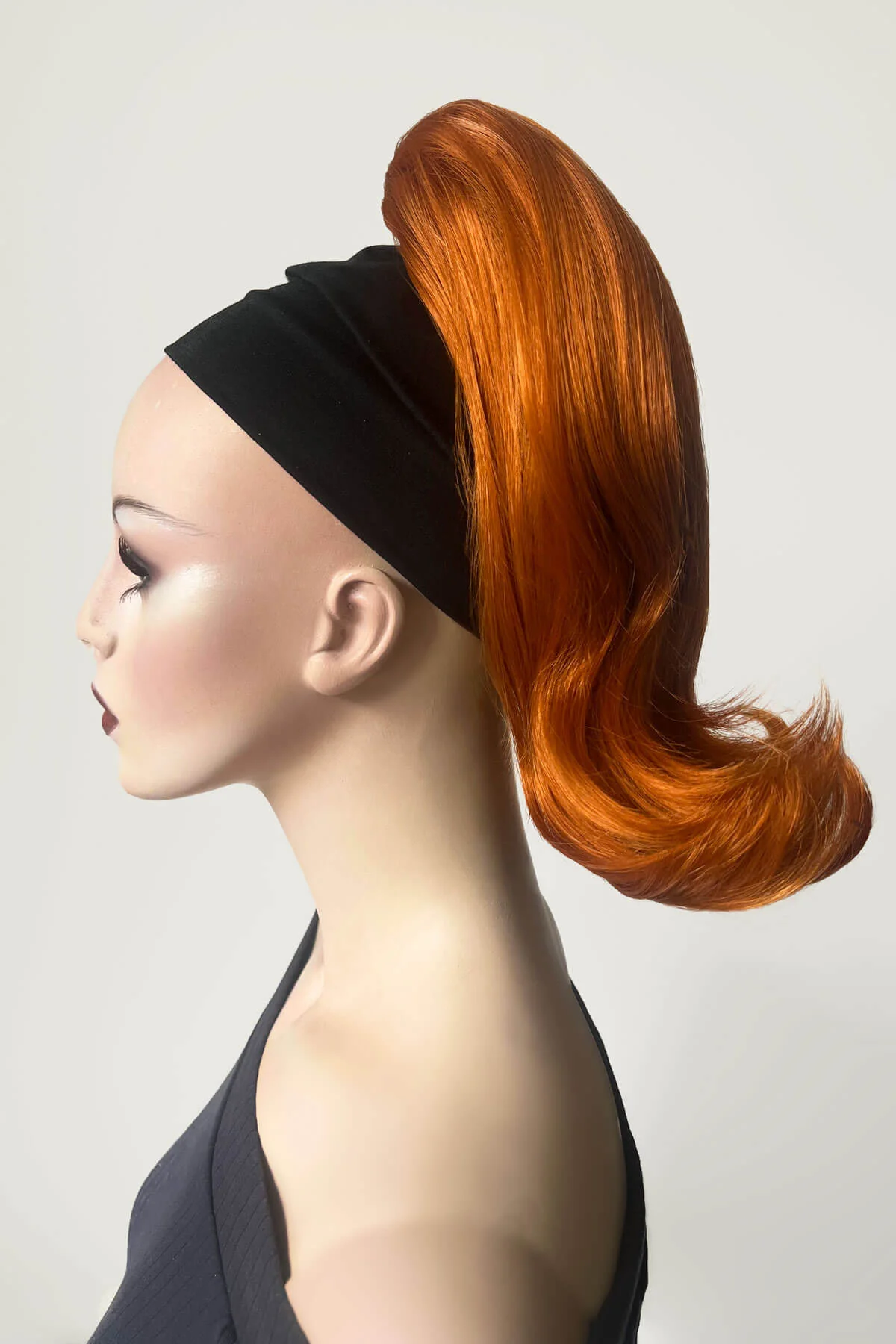 Ponytail hairpiece, shoulder length with flick/flip, retro 1960s style: Ariana - Image 14