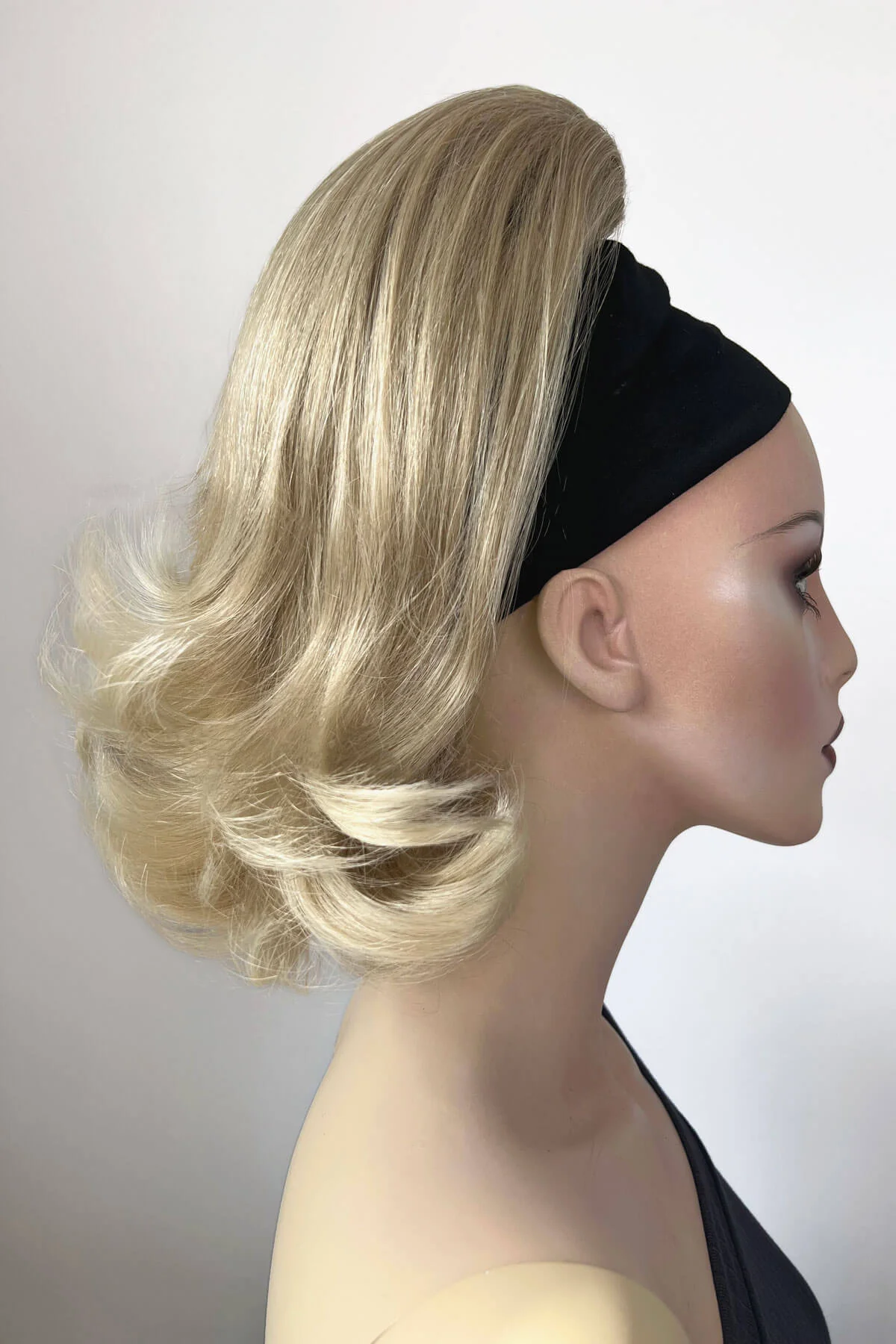 Ponytail hairpiece, shoulder length with flick/flip, retro 1960s style: Ariana - Image 8
