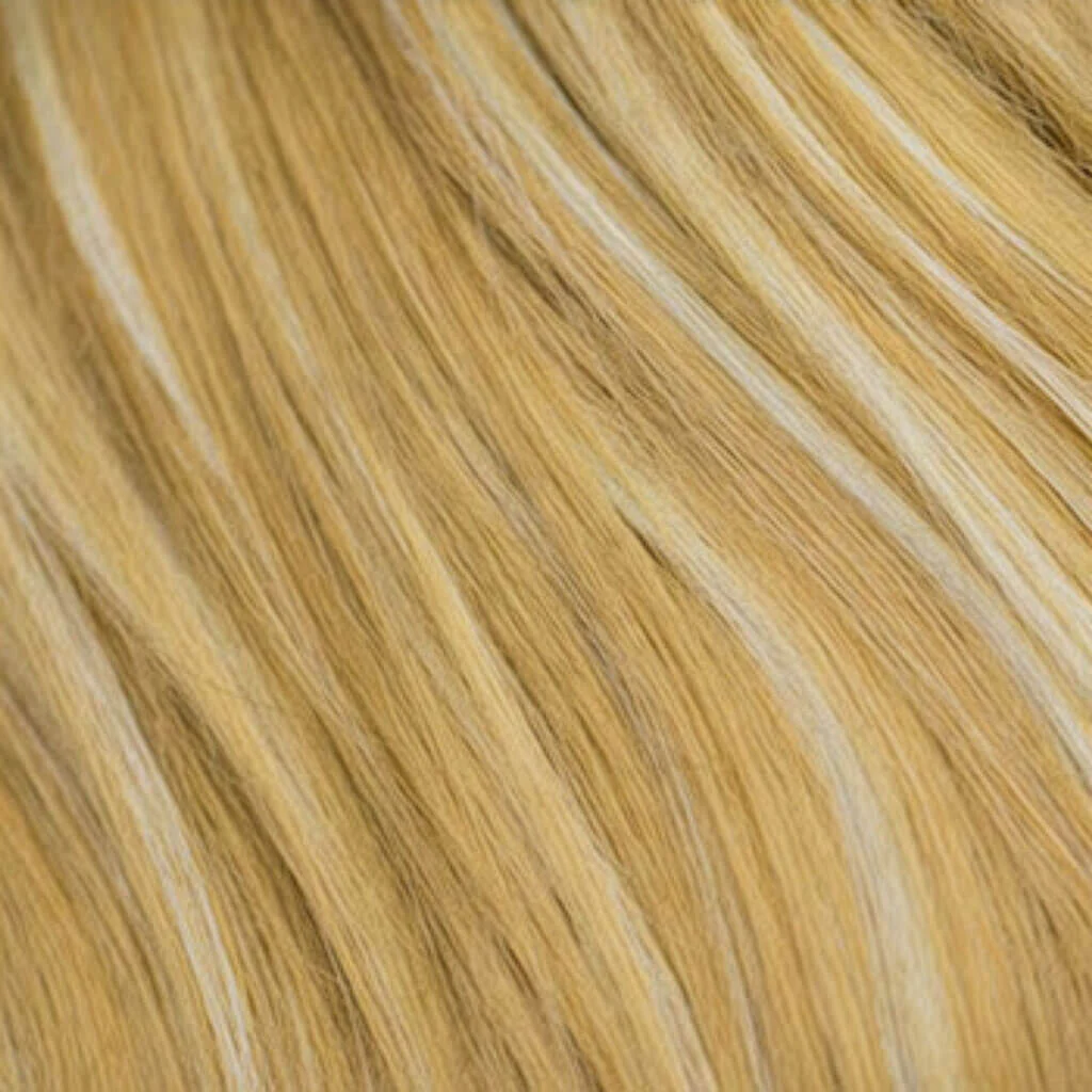 Blonde pinup wig with long finger waves and a short fringe: Cora - Image 12