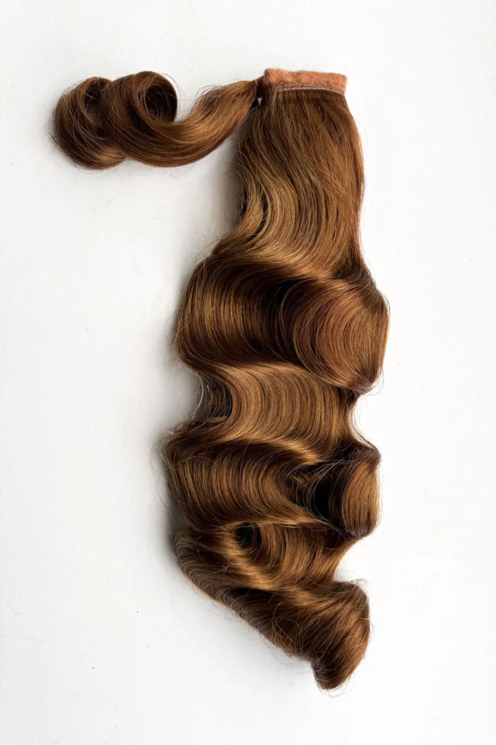 Retro style ponytail hairpiece, long with vintage waves: Arabella - Image 40