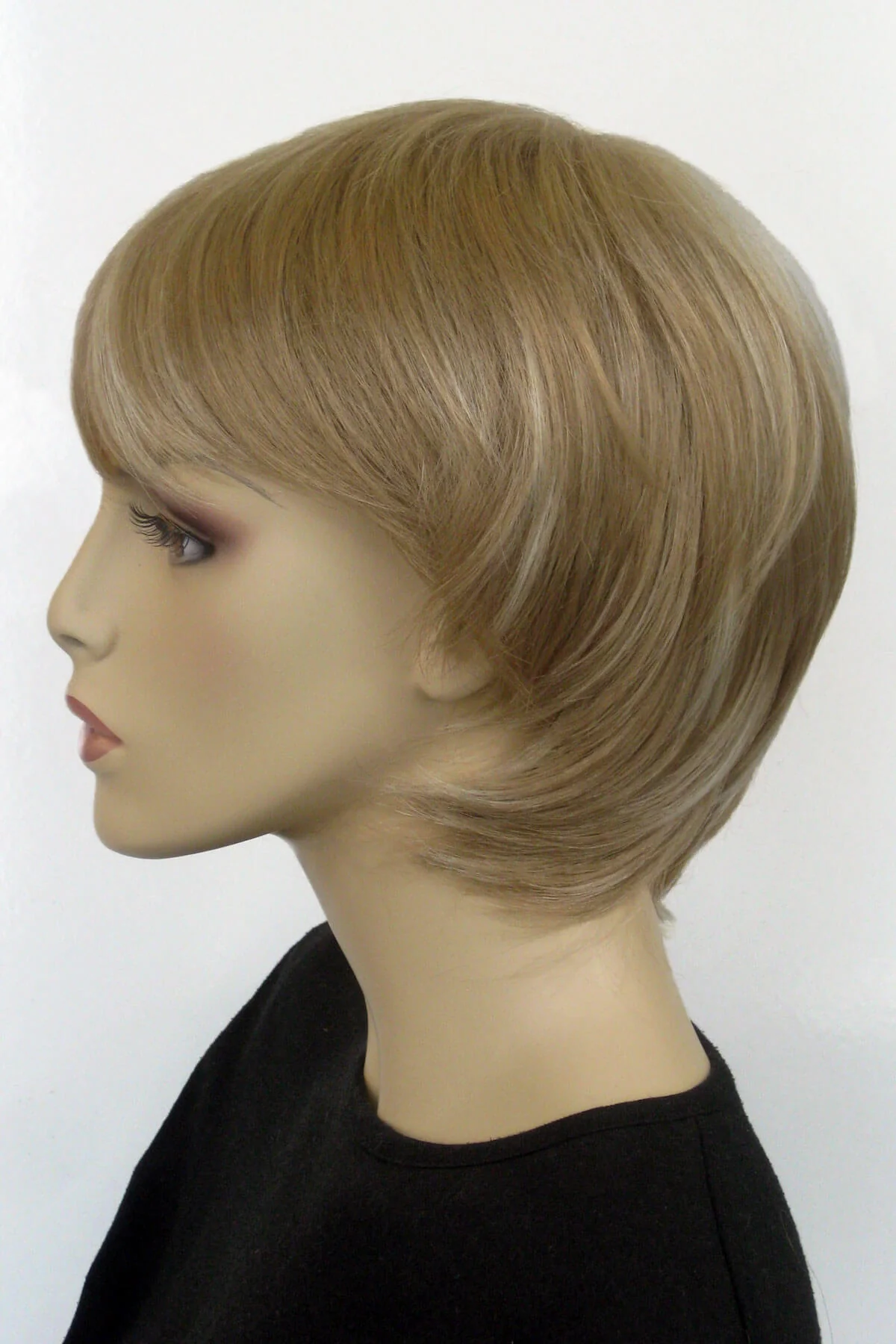 Pixie cut wig, layered and short: Sophia - Image 3