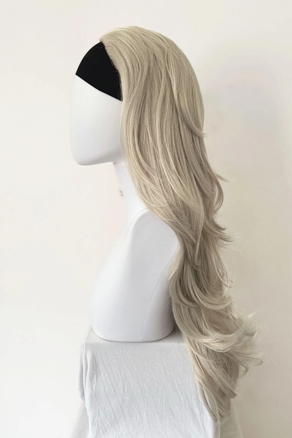 Silver half wig hairpiece (3/4 wig), loose curls: Tahlia - Image 3
