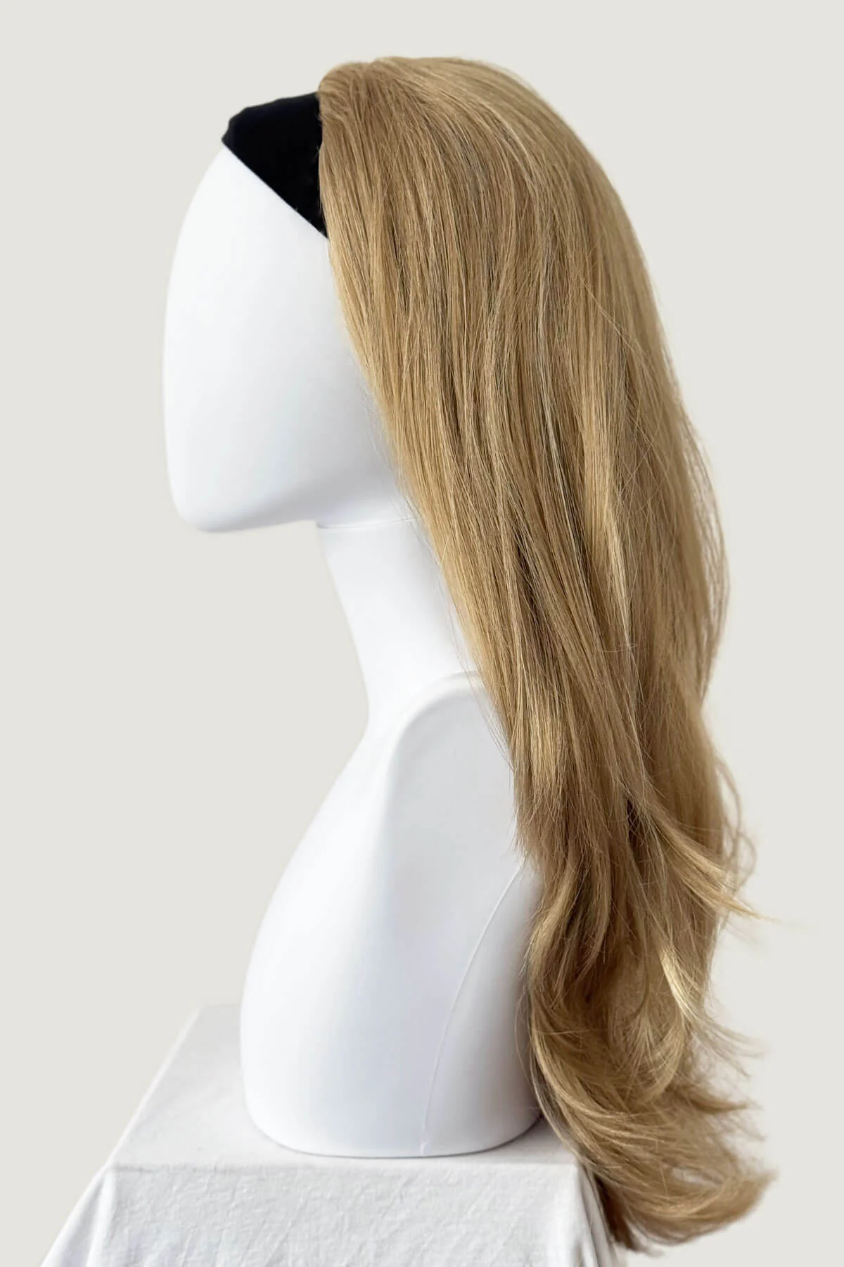Straight blonde half wig hairpiece (3/4 wig), layered: Autumn - Image 3