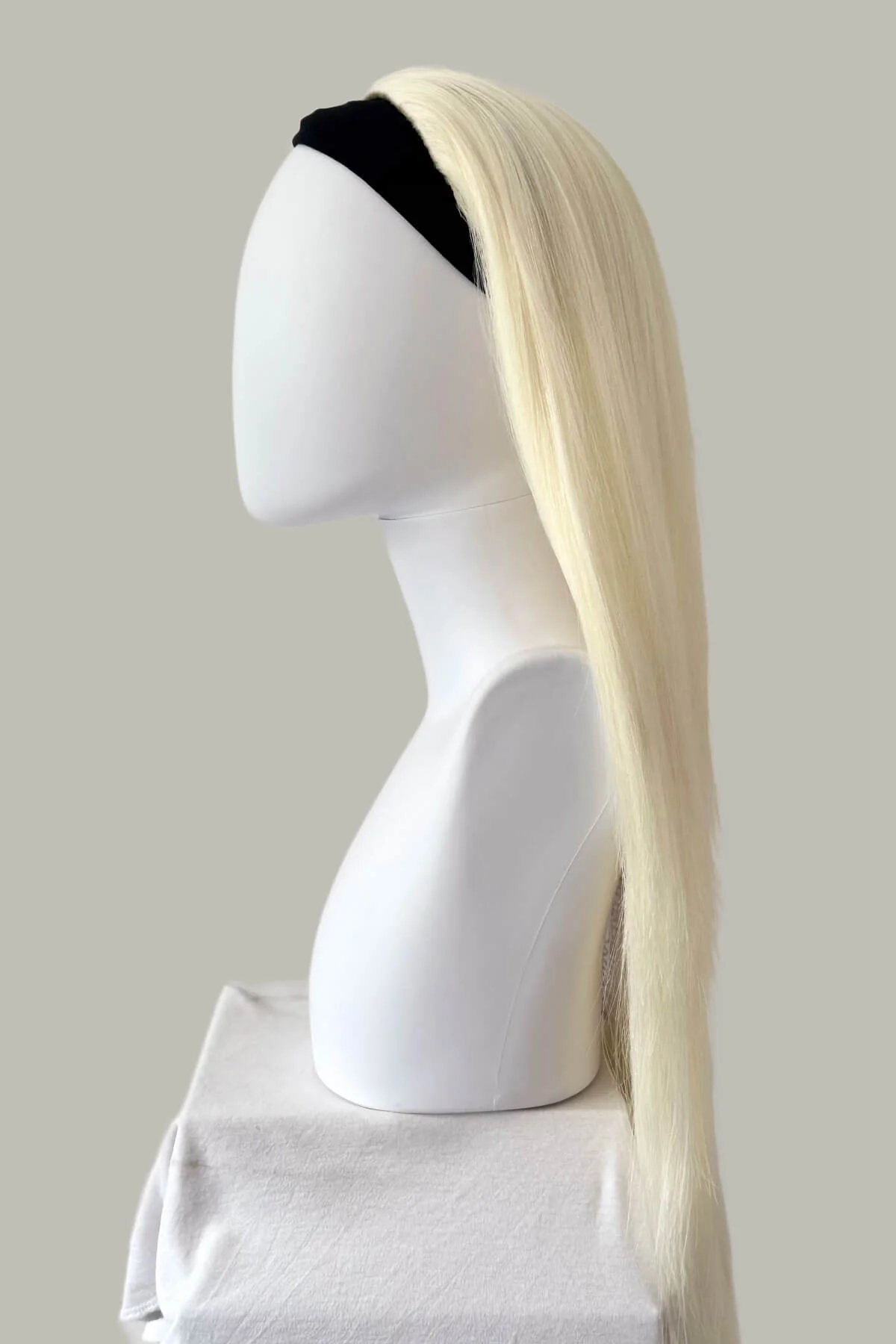 Straight platinum blonde half wig hairpiece (3/4 wig): Shannon - Image 4