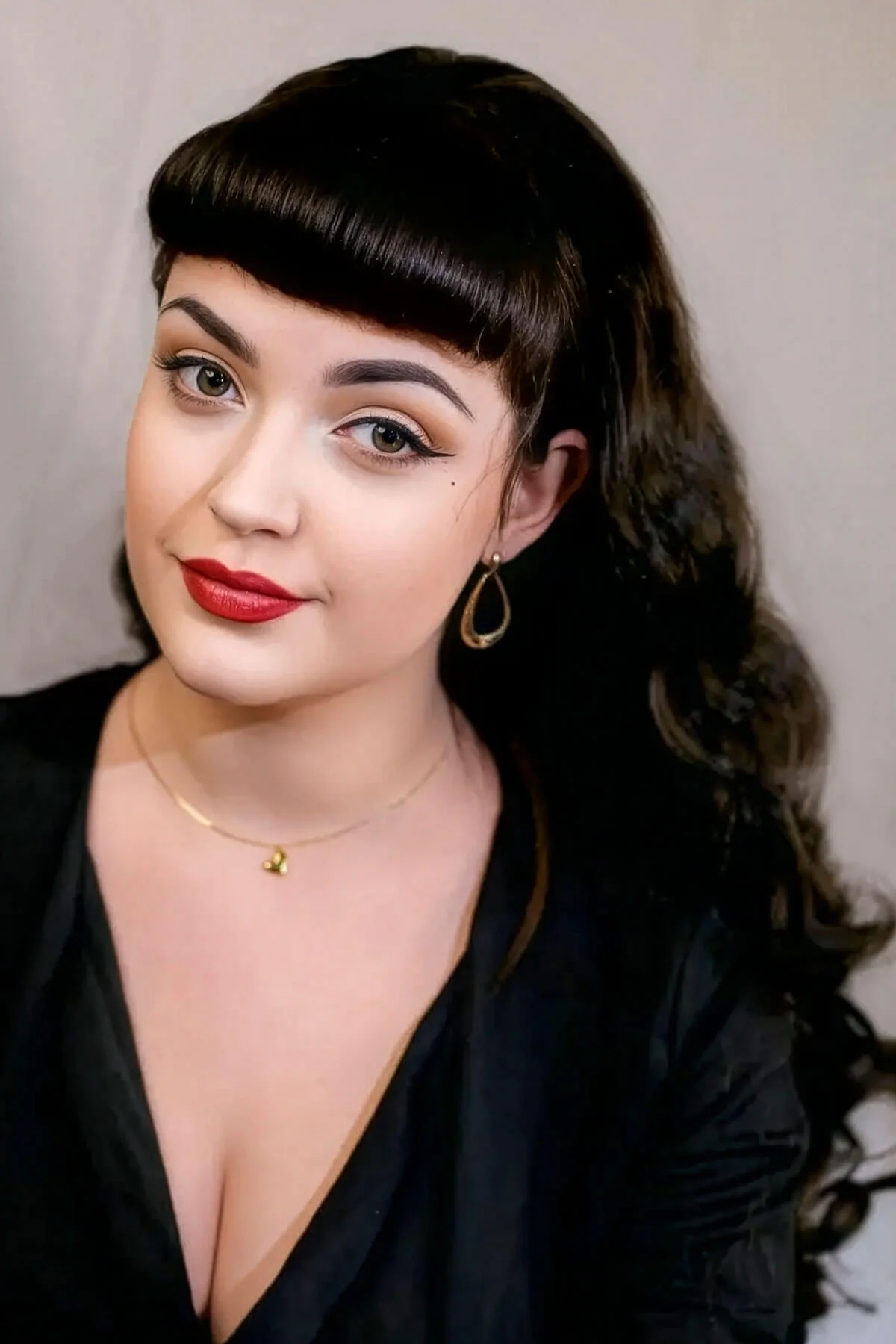 Ultra long half wig with hollywood waves: Mousumi - Image 16